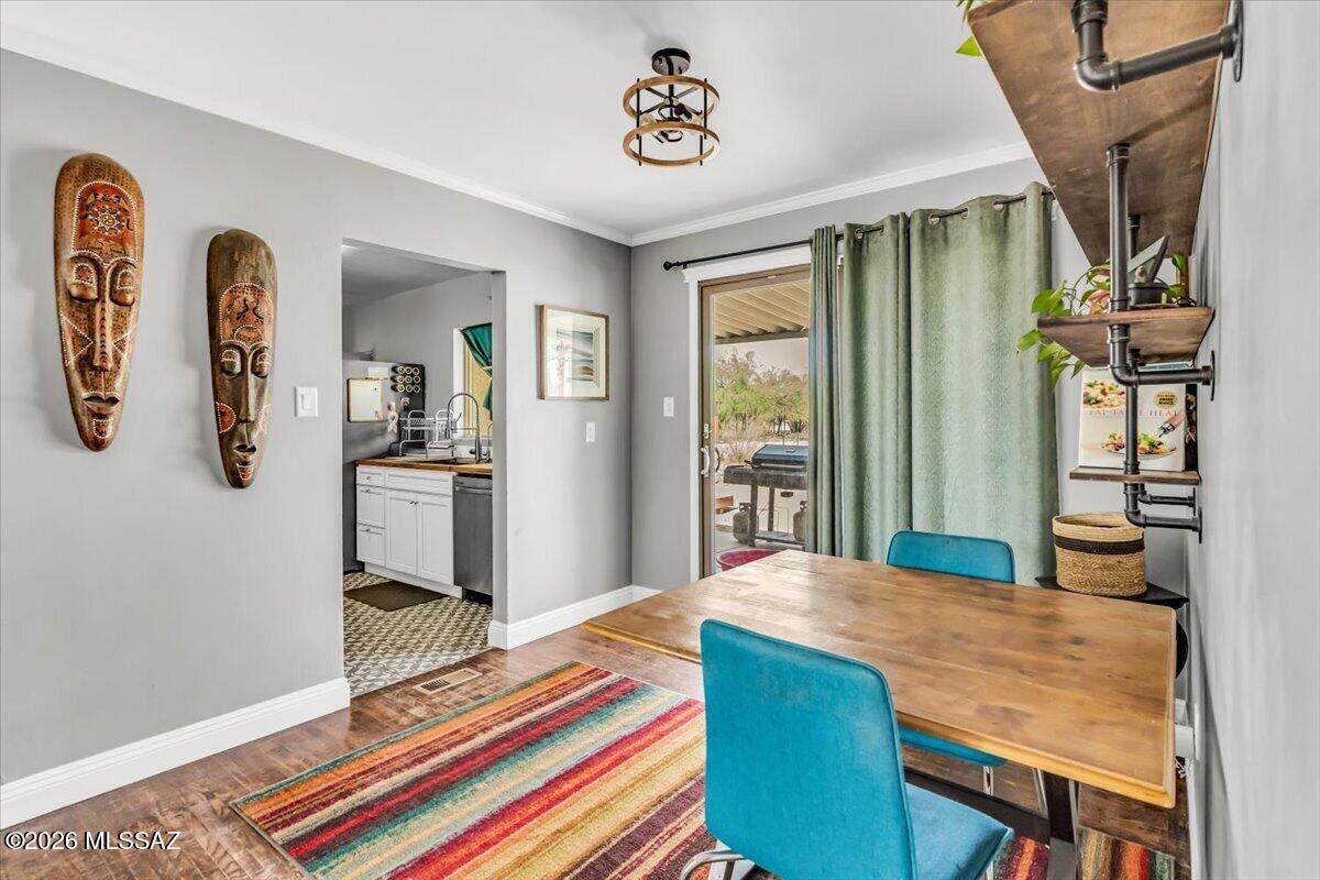12565 N Avenue Saturno