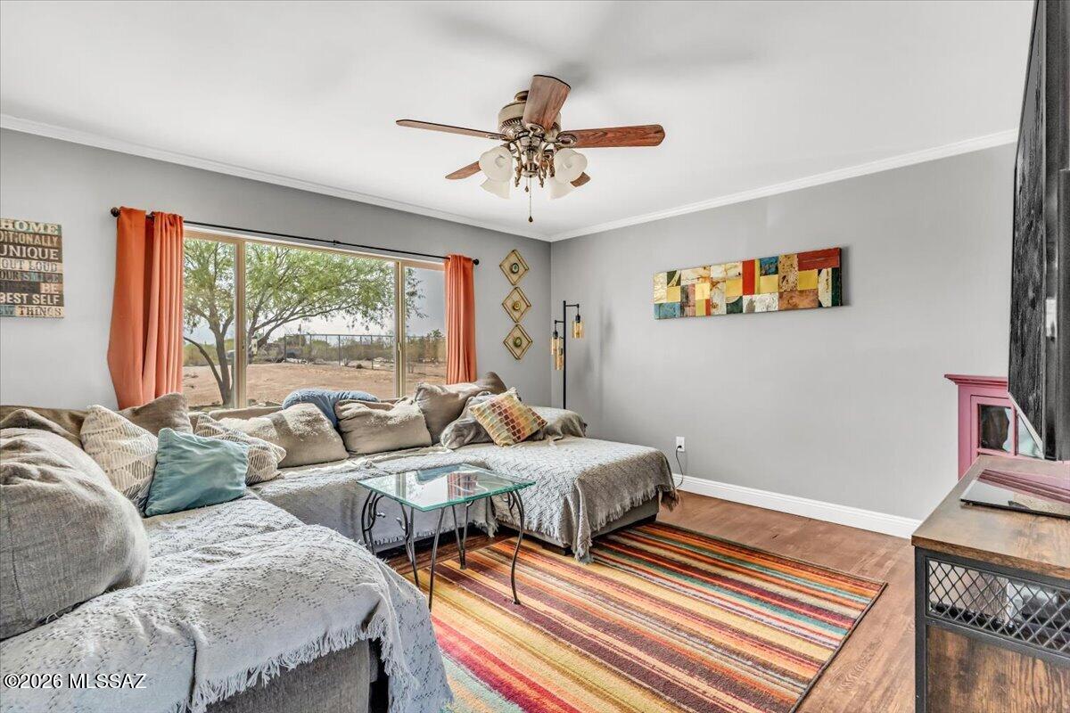 12565 N Avenue Saturno