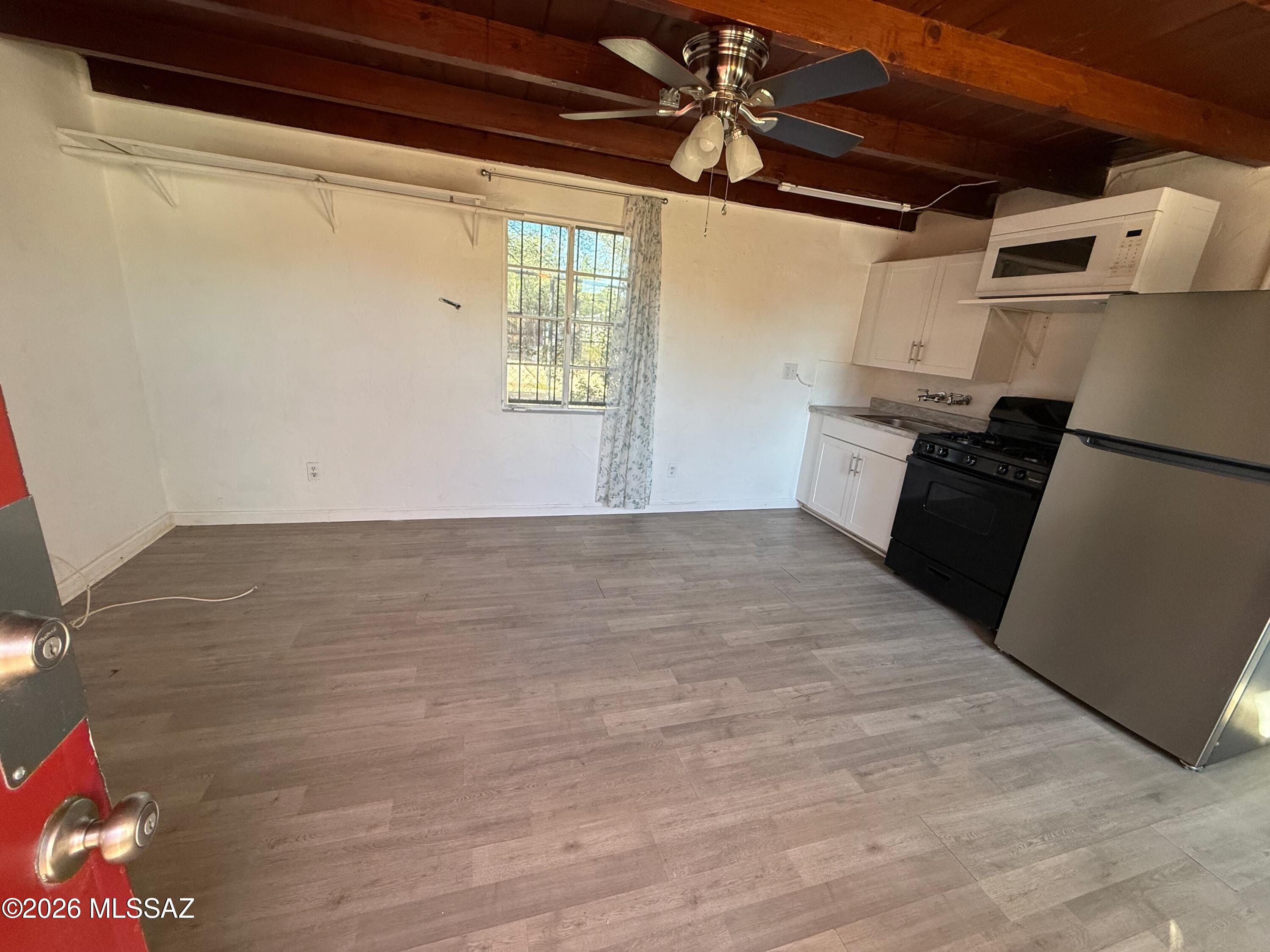 2519 N Estrella Avenue