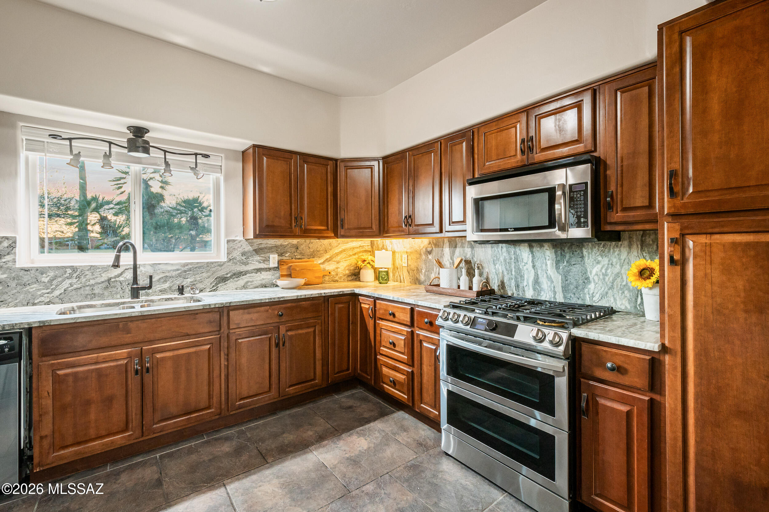 Wilshire Heights - Residential