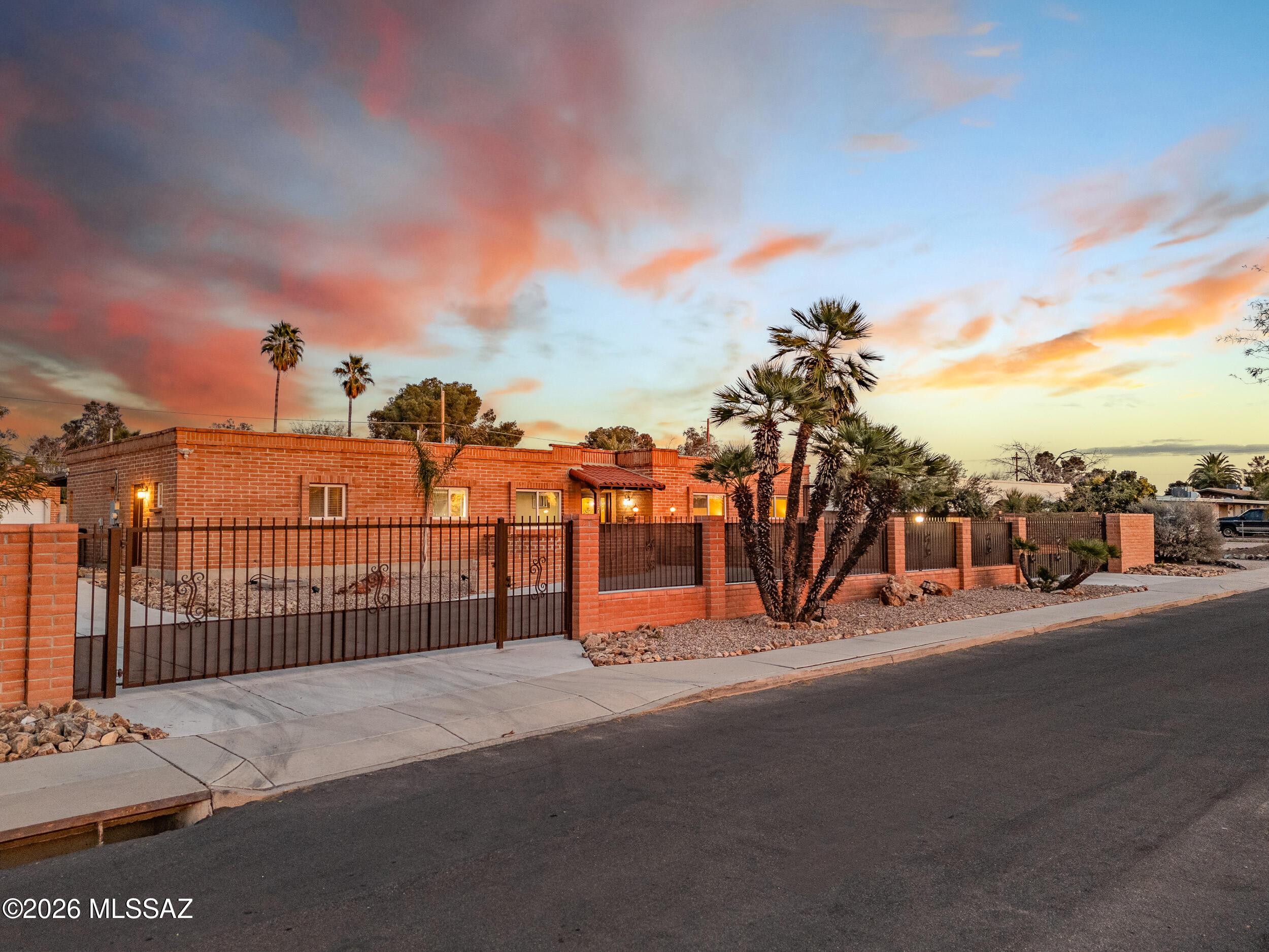 521 S Craycroft Road