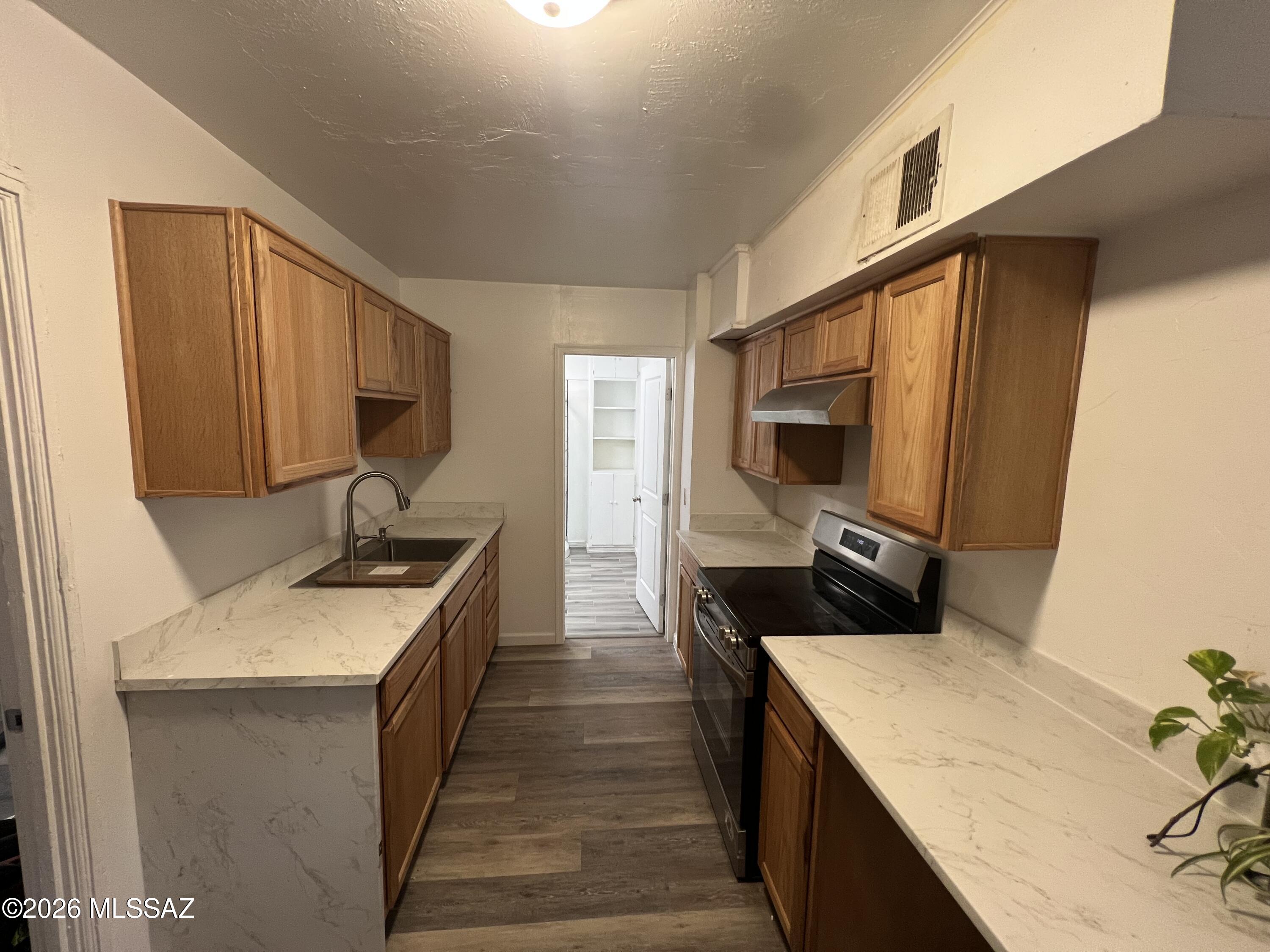 321 E Jacinto Street
