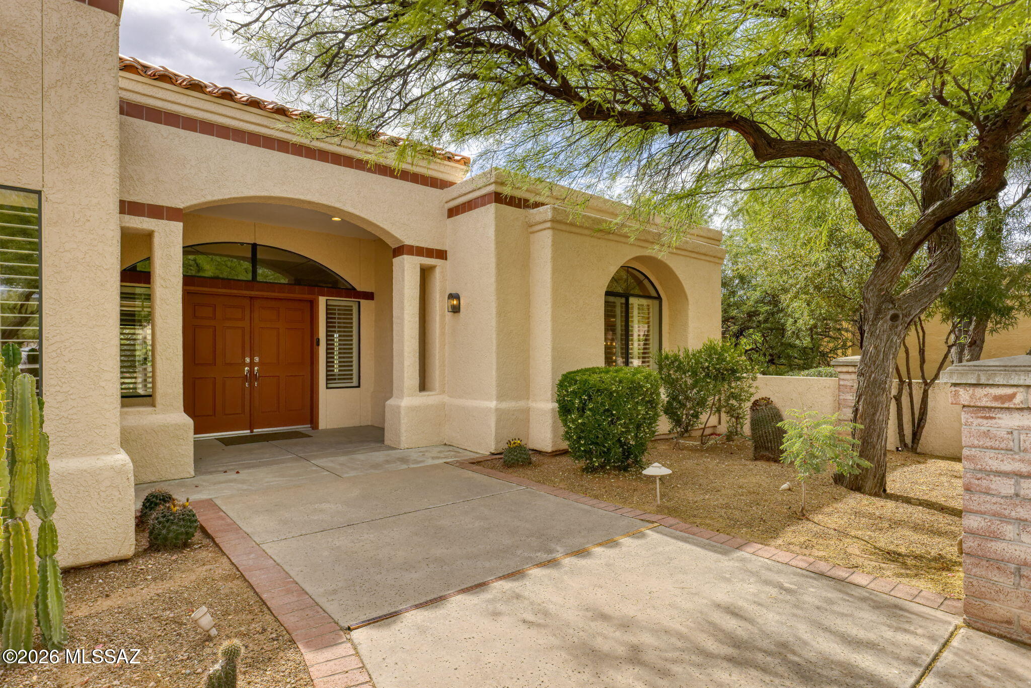 6211 N Via Acacia