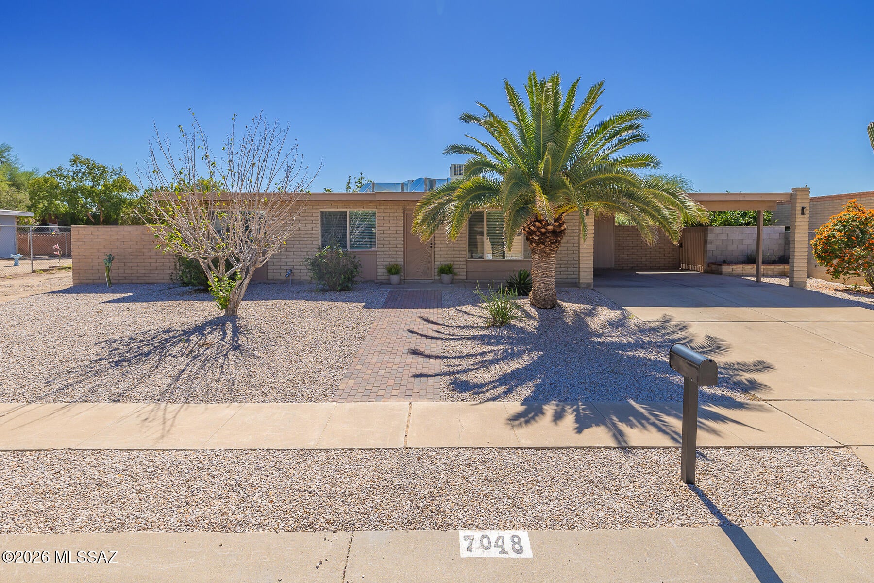 7048 N Northlight Drive