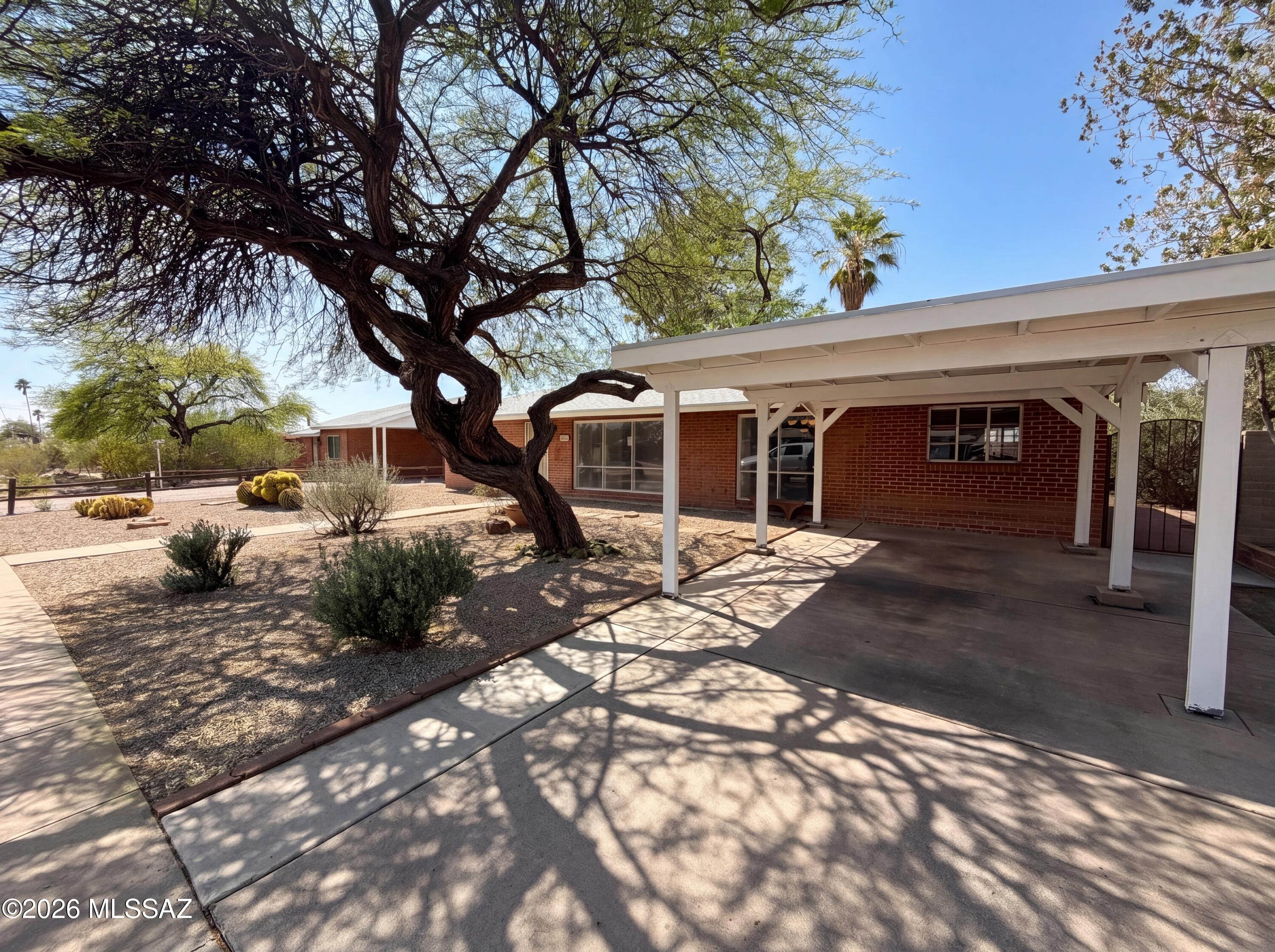 Manana Vista - Residential