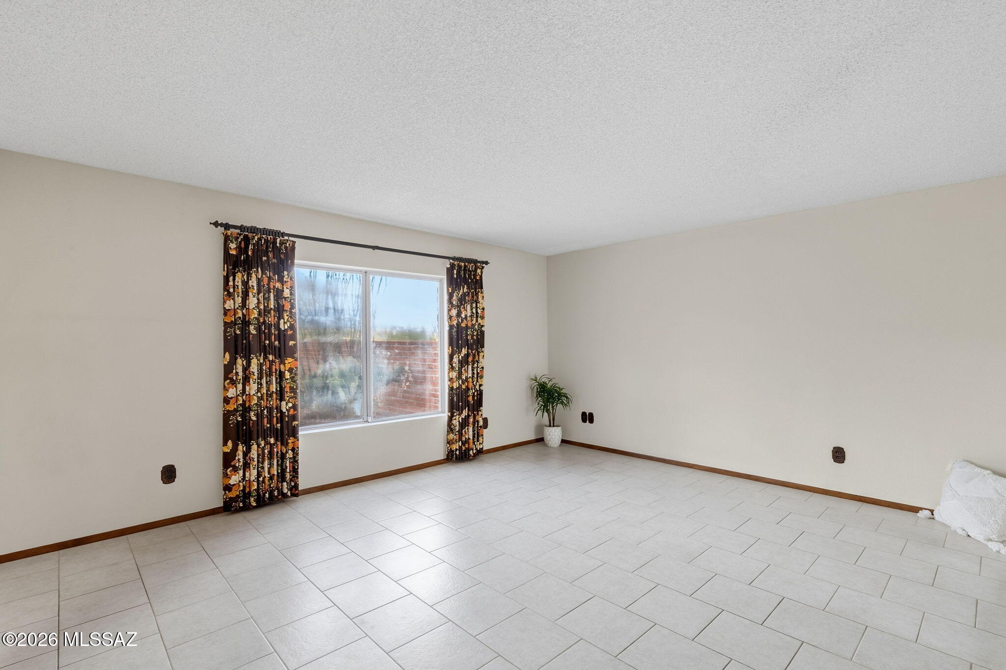 Santa Catalina Estates NO. 4 (1-180) - Residential
