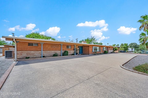 Photo of 3524 E Calle Alarcon, Tucson, AZ 85716 (MLS # 22621003)