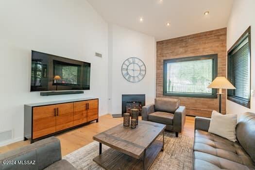 Ventana Serena (1-46) - Residential Lease