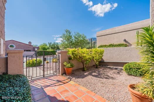 Ventana Serena (1-46) - Residential Lease