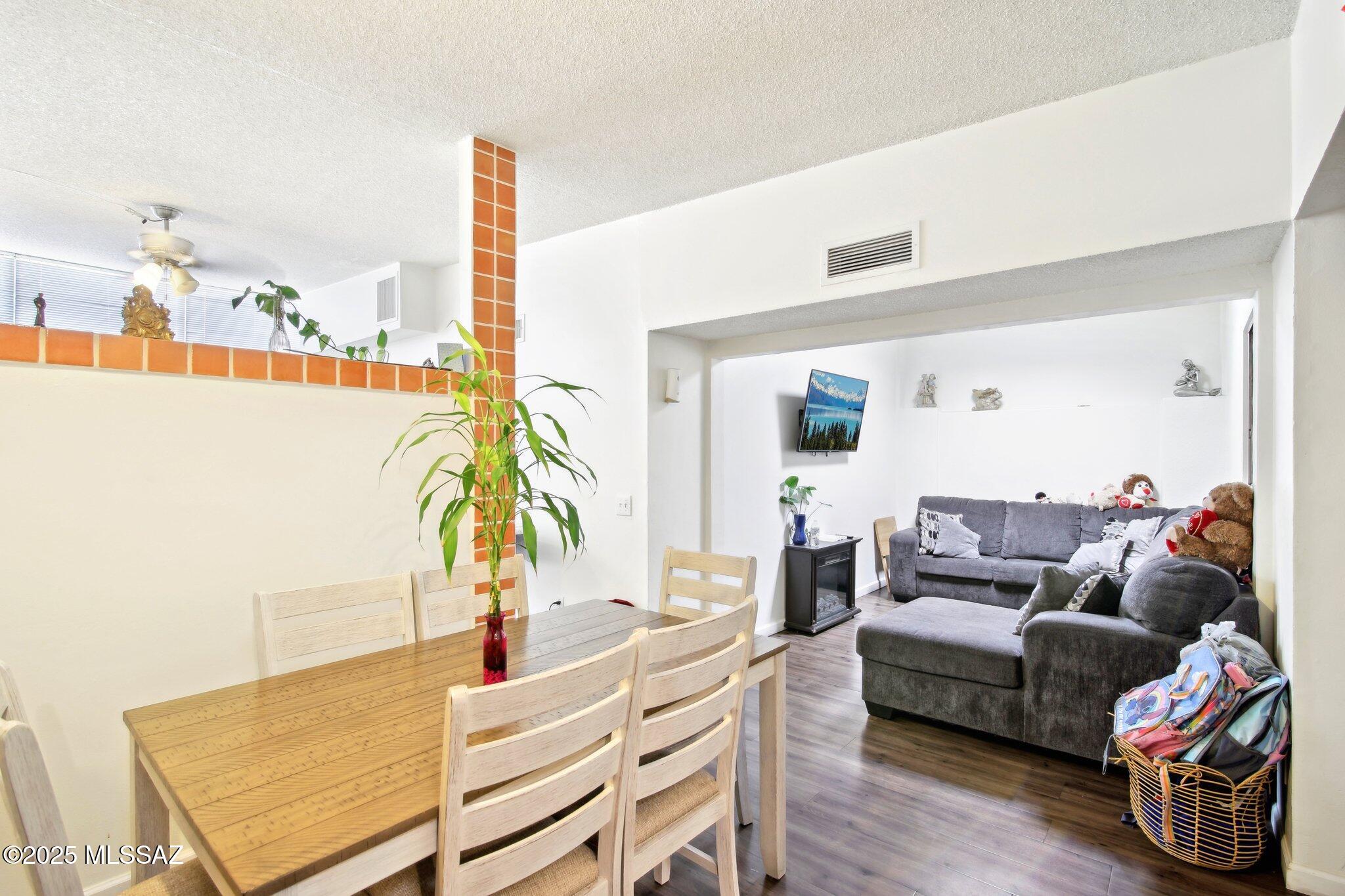 914 W Wedwick Street