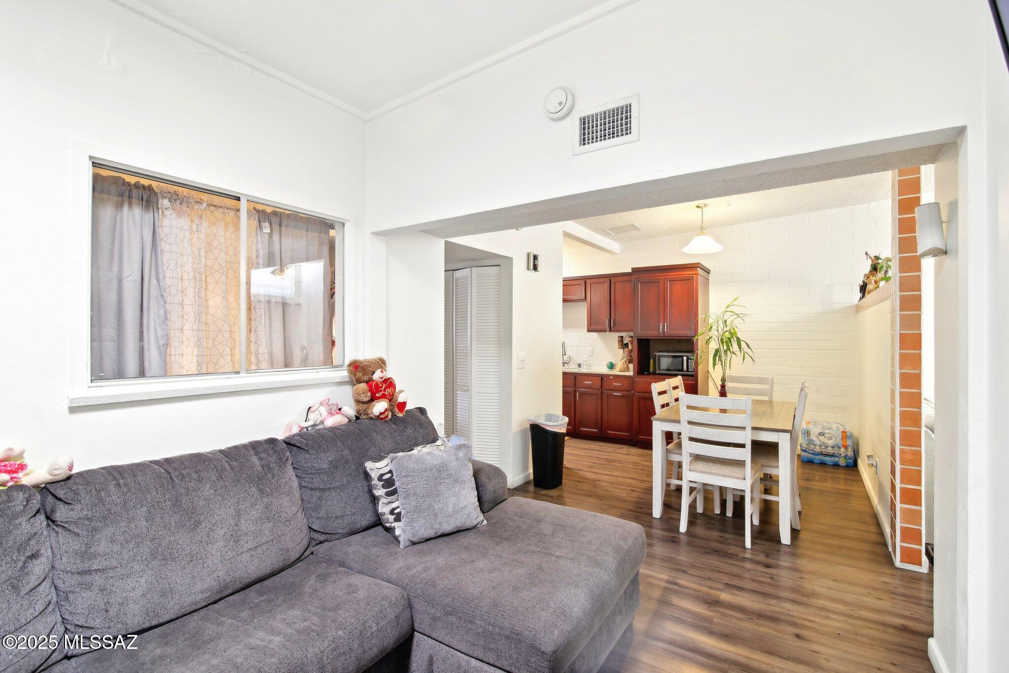 914 W Wedwick Street