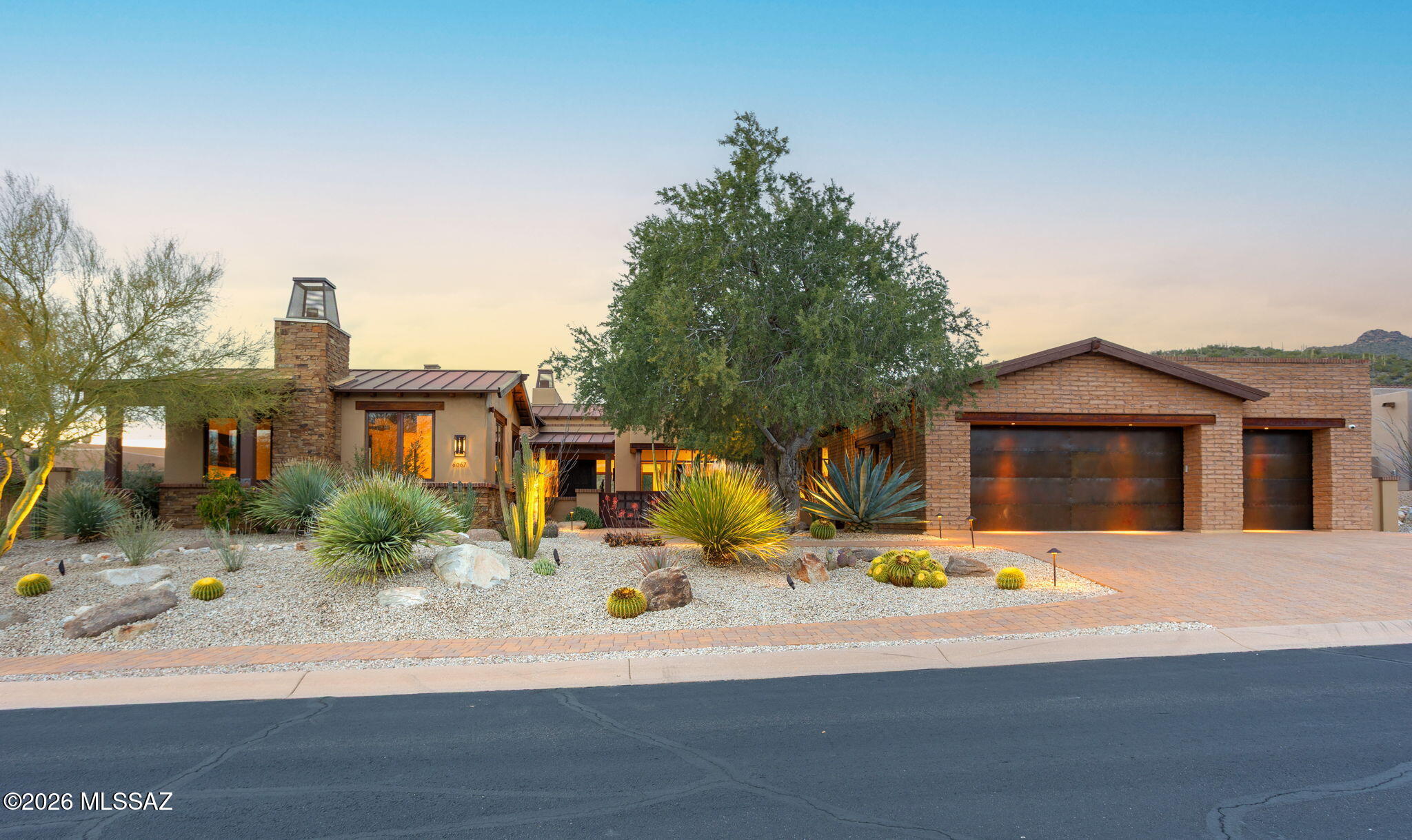 6067 W Seven Saguaros Circle