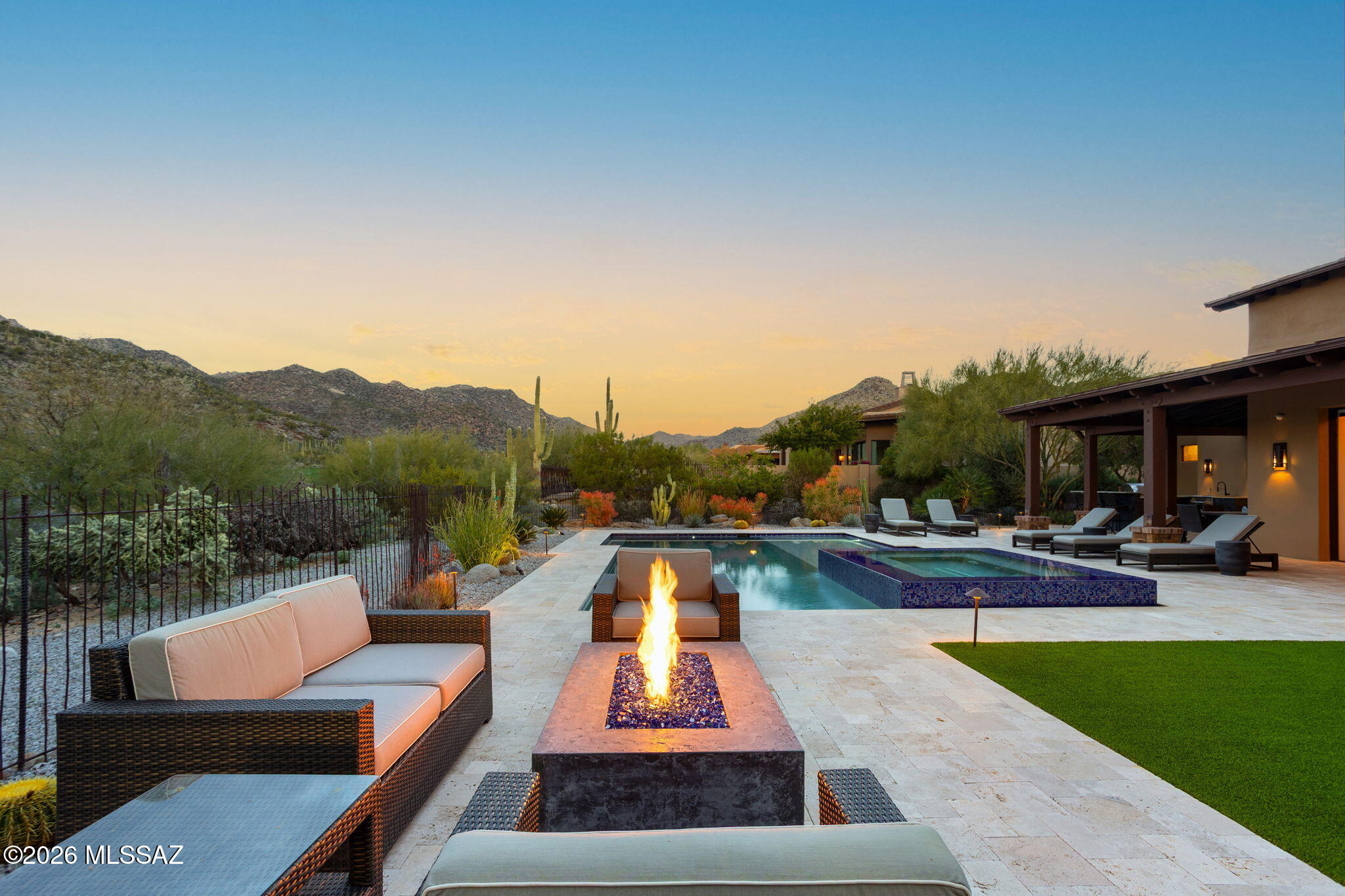 6067 W Seven Saguaros Circle