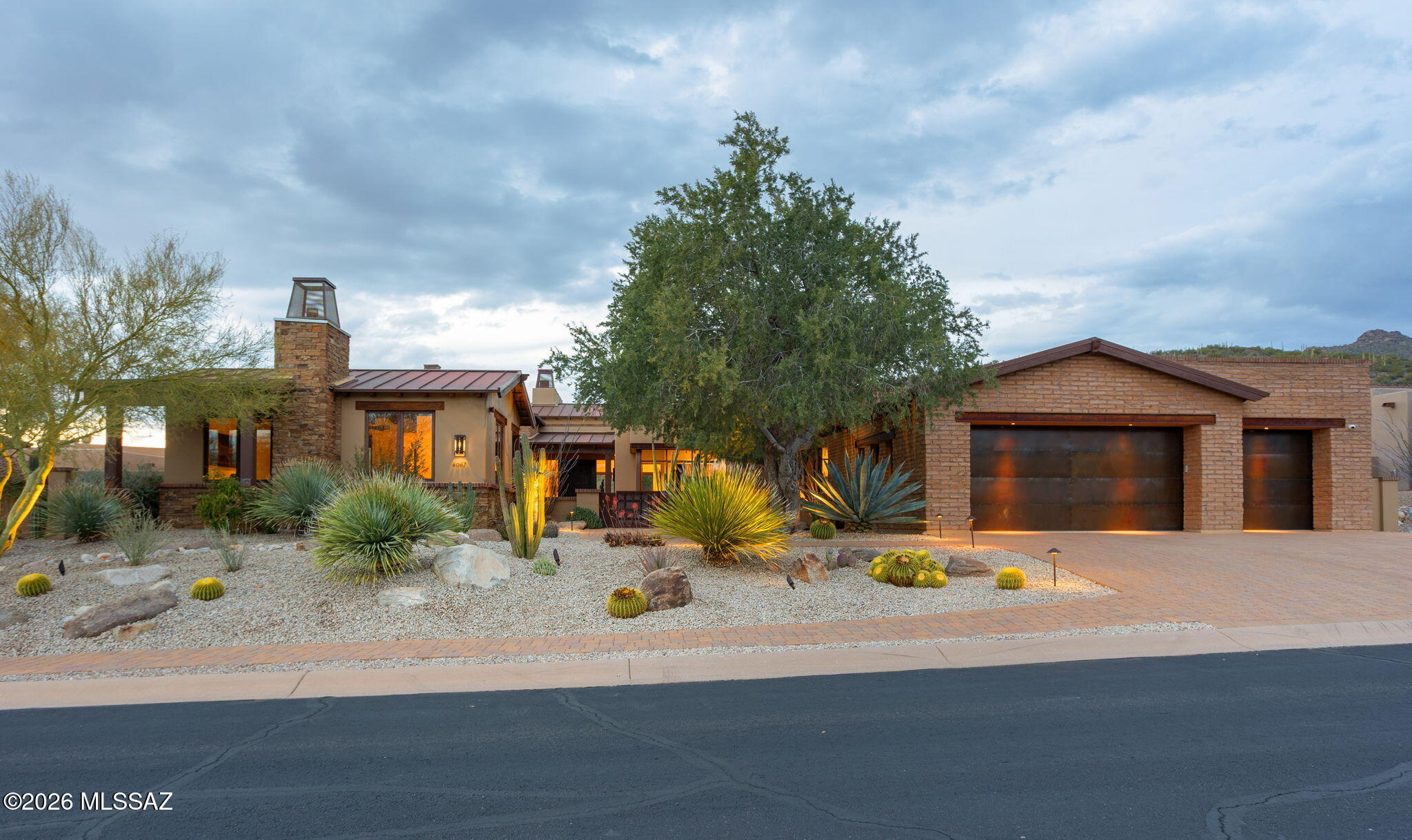 6067 W Seven Saguaros Circle