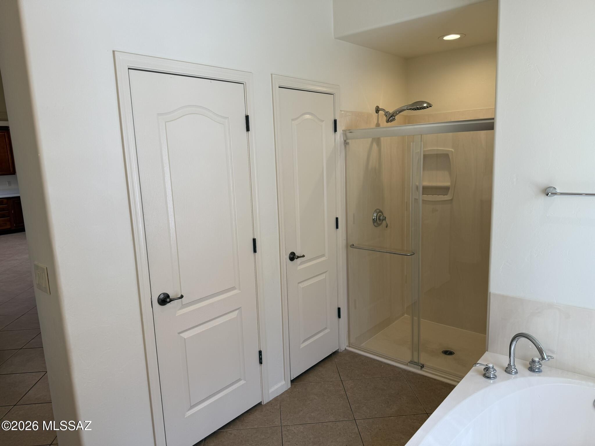 Village Five At the Villages Of La Paloma (1-71) - Residential Lease
