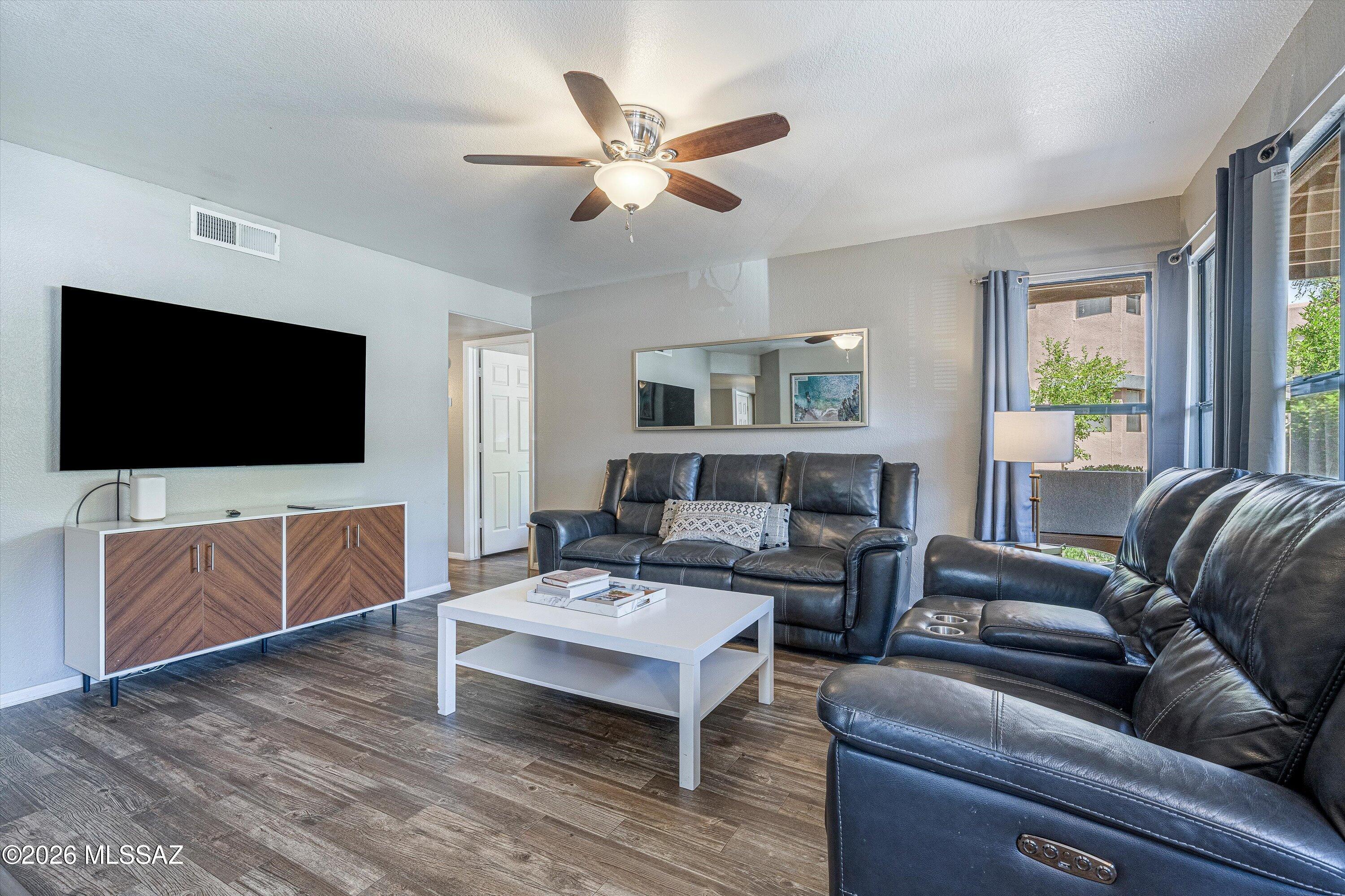 5855 N Kolb Road 8106