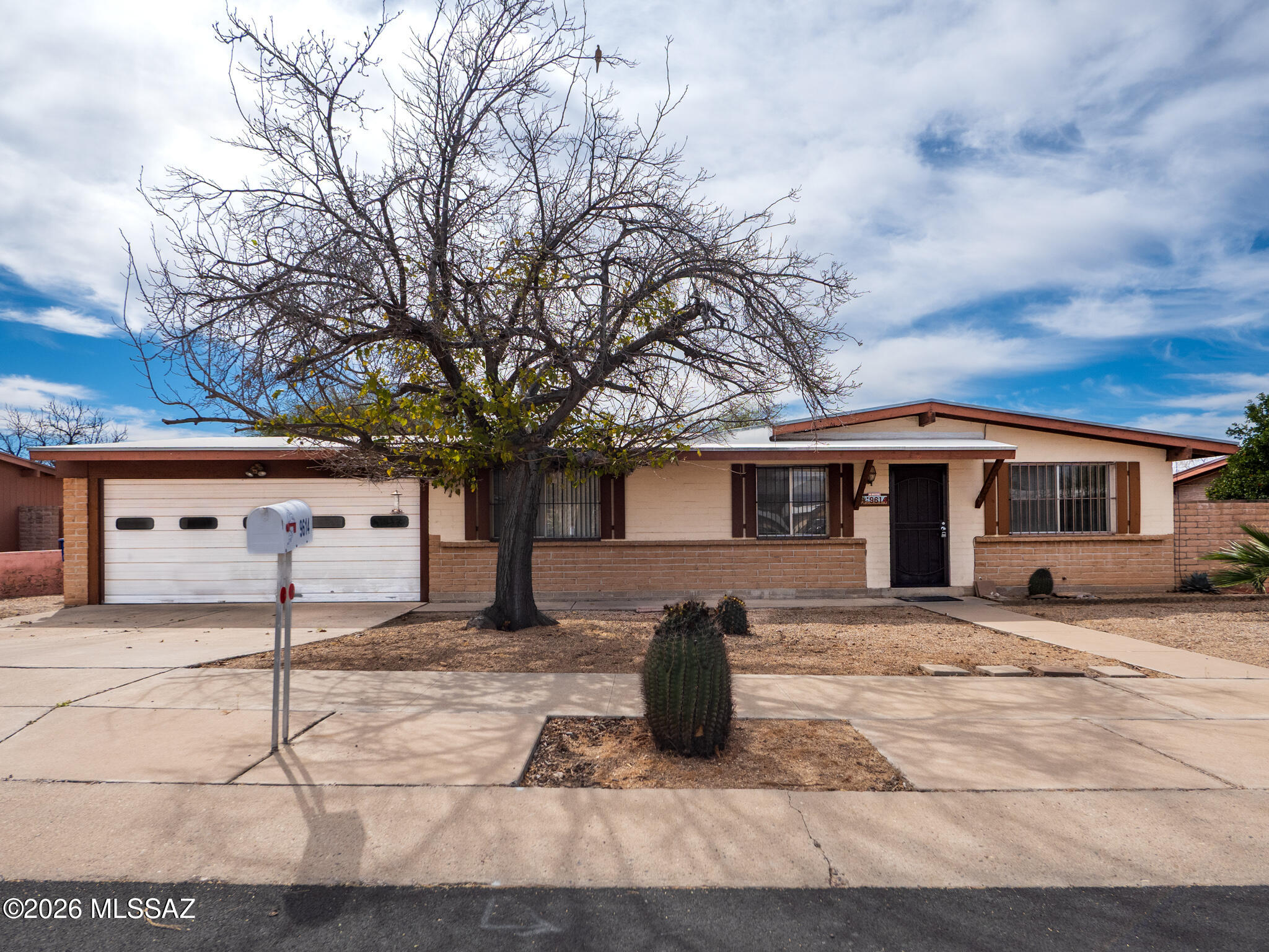 Mountain Shadows (66-167) - Residential Lease