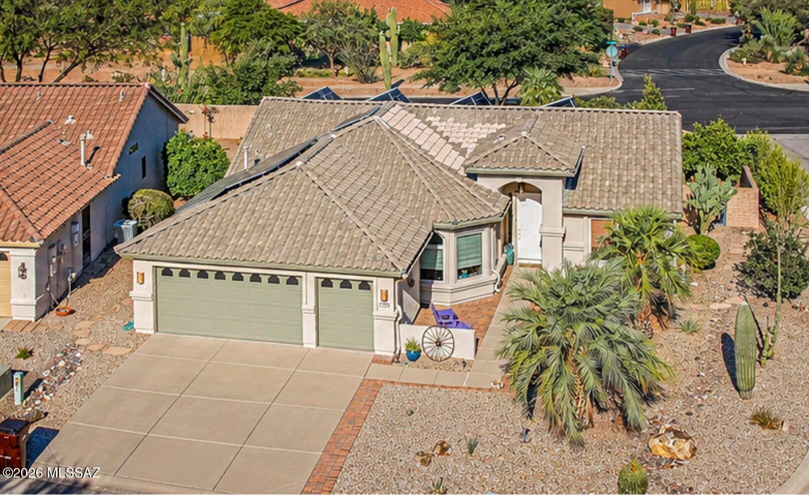 989 N Rhodes Drive