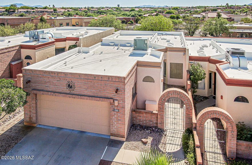 Beautiful Canoa Seca Townhome, a bright open floor plan, 2 bedrooms, 2 baths, 2 car garage. Very well maintained, a private front courtyard, tile/laminate/carpet flooring, ceiling fans, murphy bed, roll down security shutters, to many features to list them all. A very peaceful rear yard, this home is being sold completely furnished, Must See.