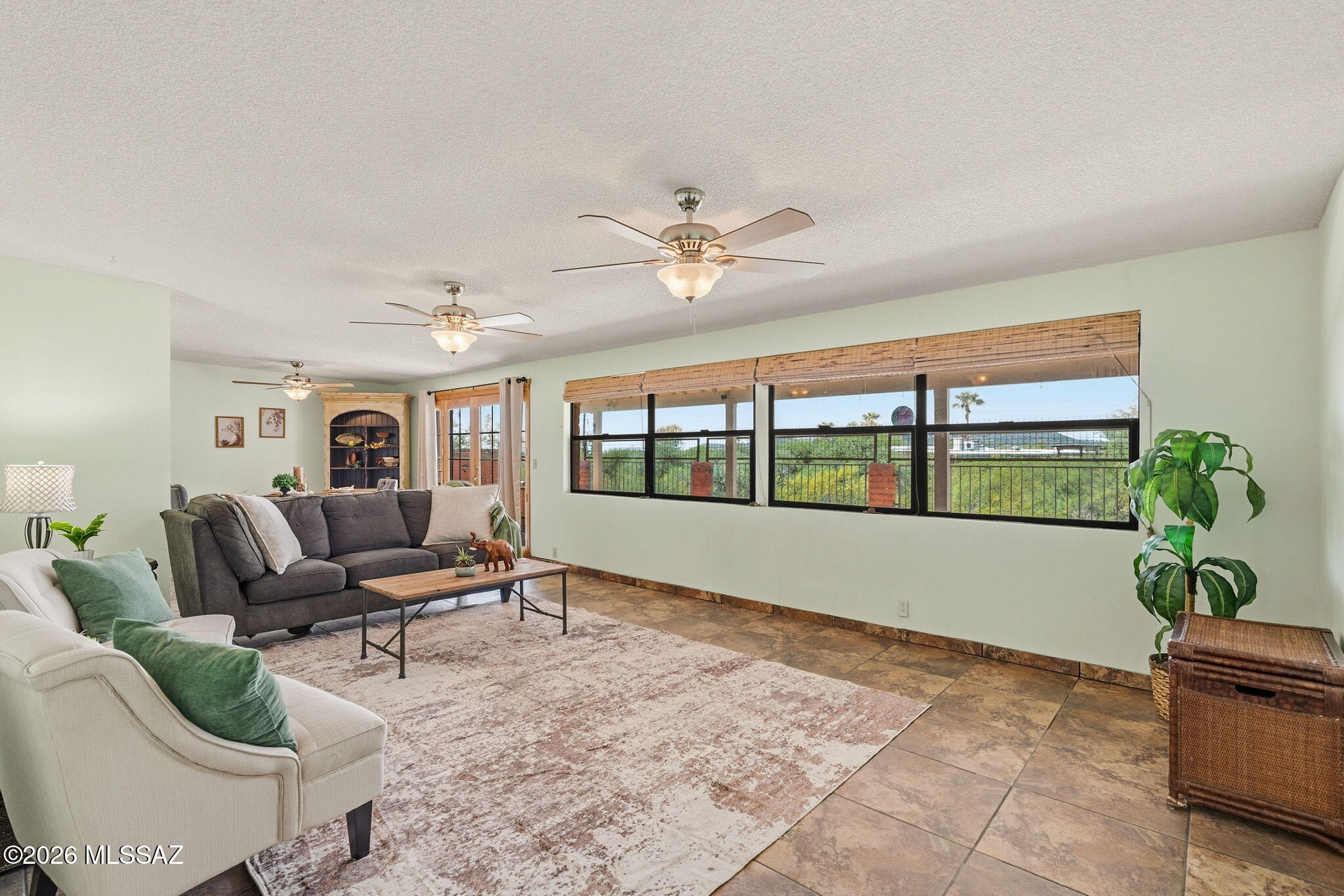 4521 N Meadow Lane