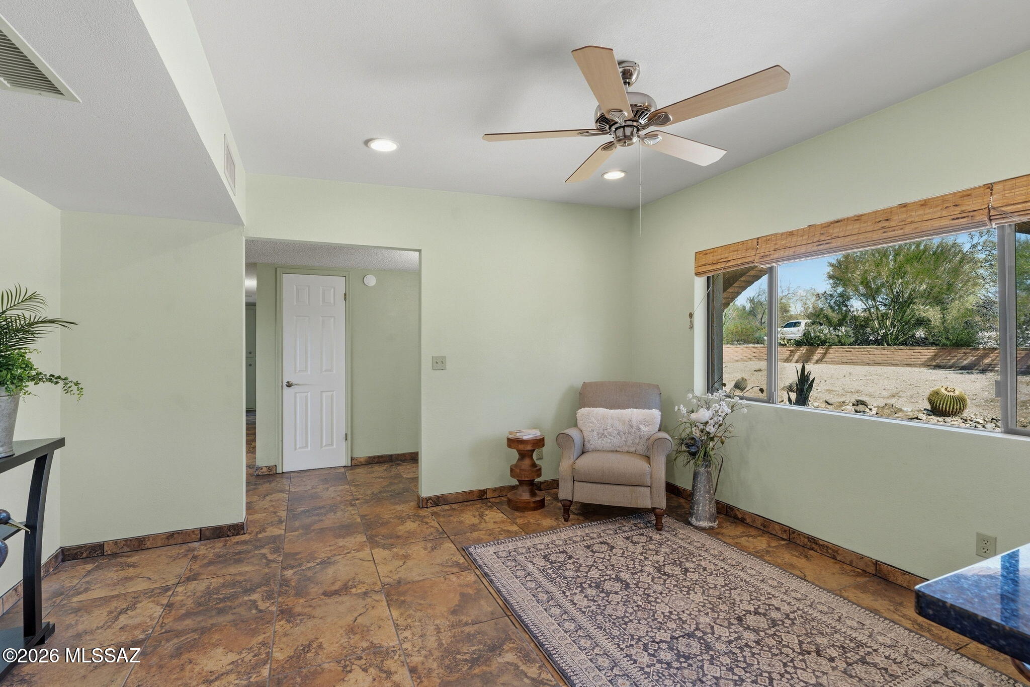 4521 N Meadow Lane
