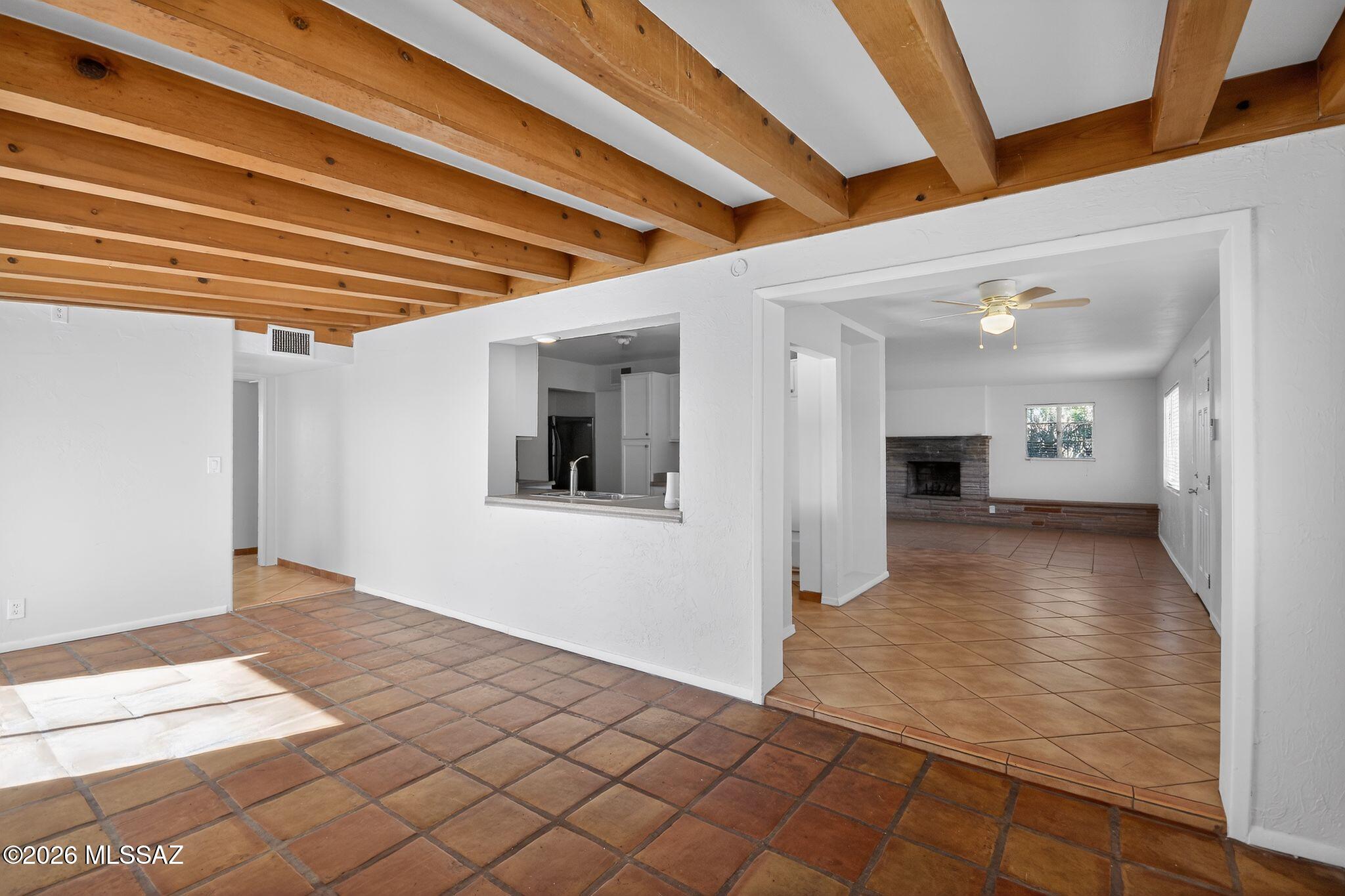 2272 E Blacklidge Drive