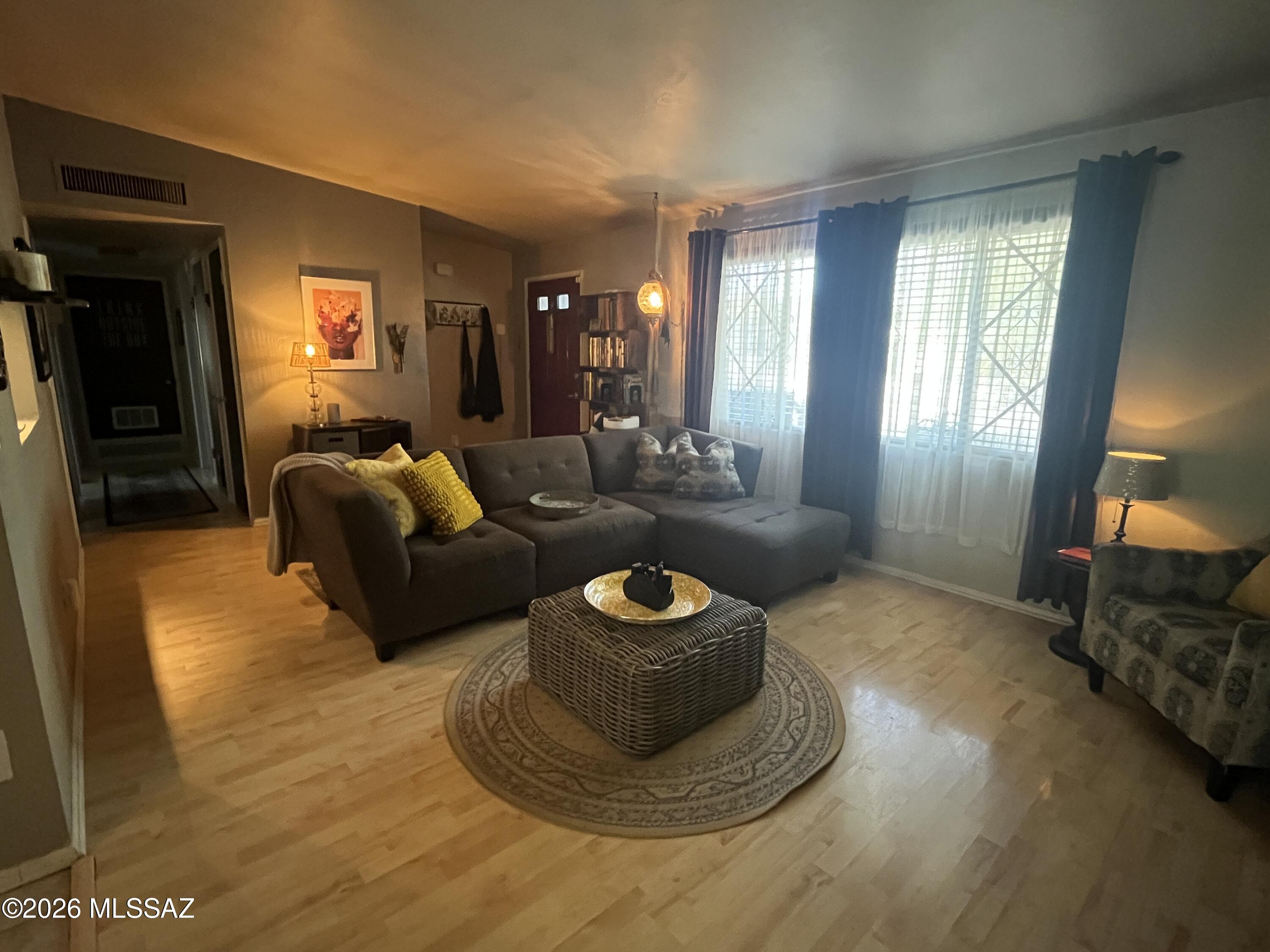 1815 W Calle Tranquila