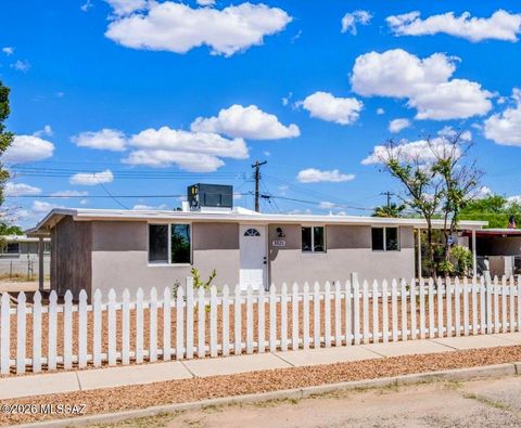 Photo of 5525 S Alaska Drive, Tucson, AZ 85706 (MLS # 22605867)
