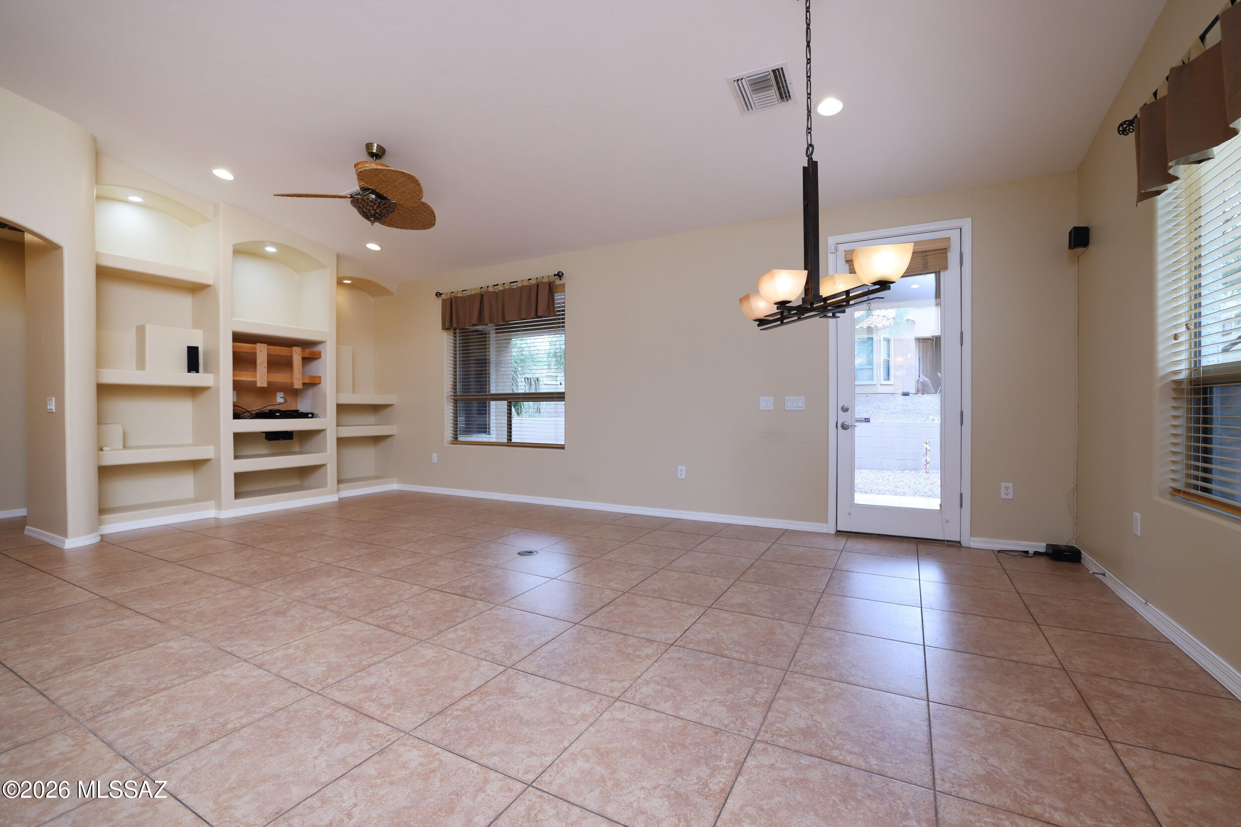 Las Campanas Villiage Phase II (112-219) - Residential