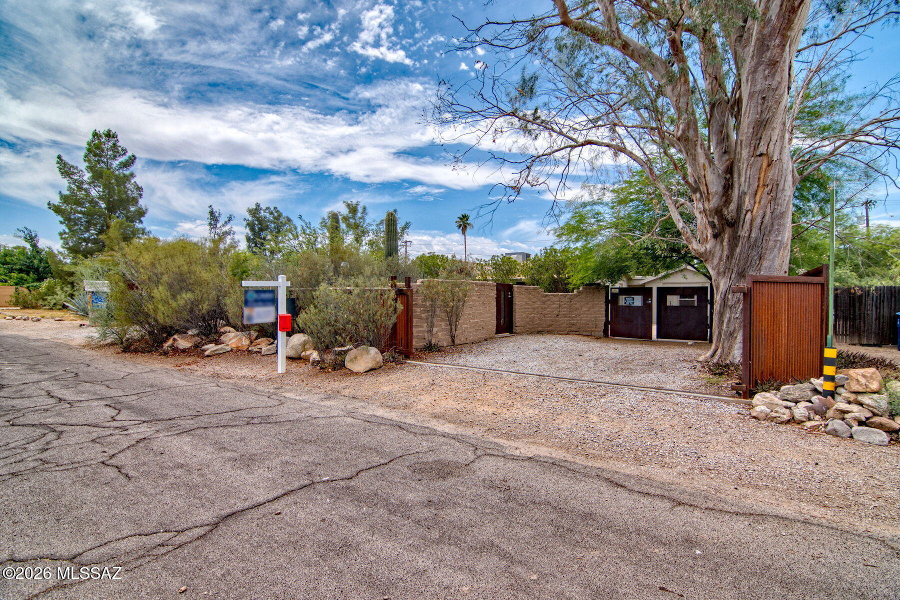 2217 N Tucson Boulevard