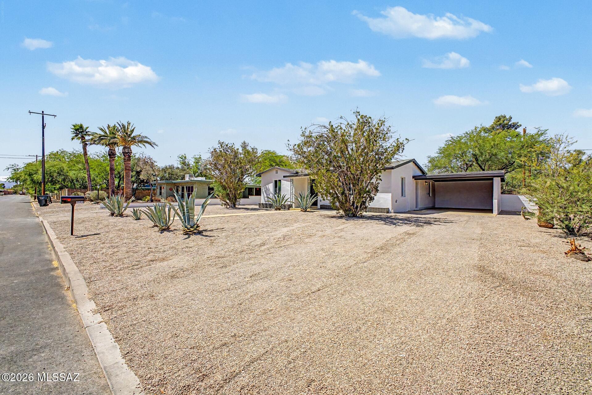 2551 E Monte Vista Drive