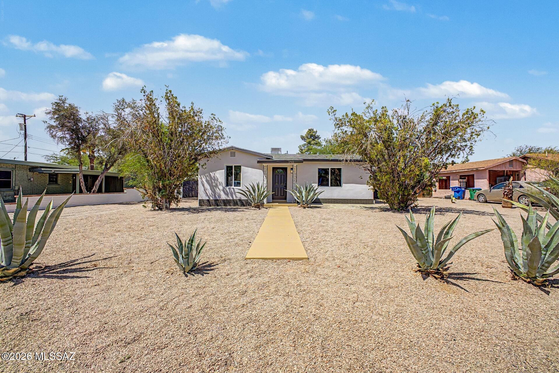 2551 E Monte Vista Drive