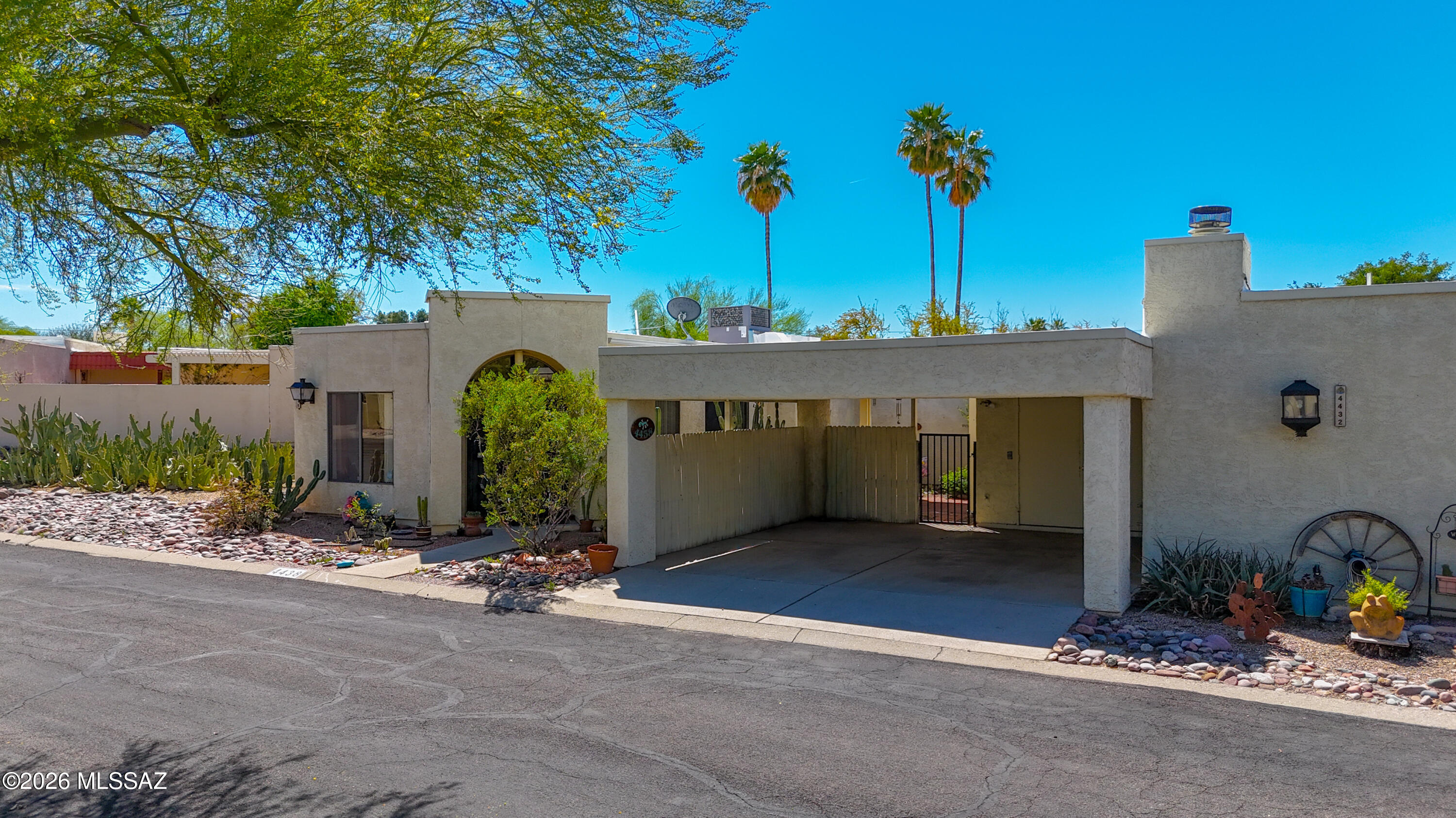 4438 E Glen Creek Place