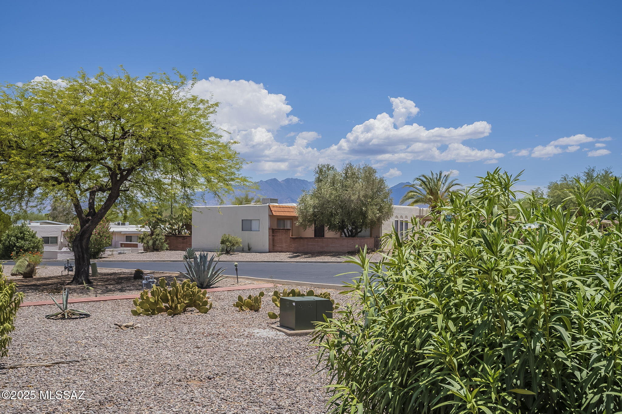 Green Valley Townhouses NO.7 - Residential