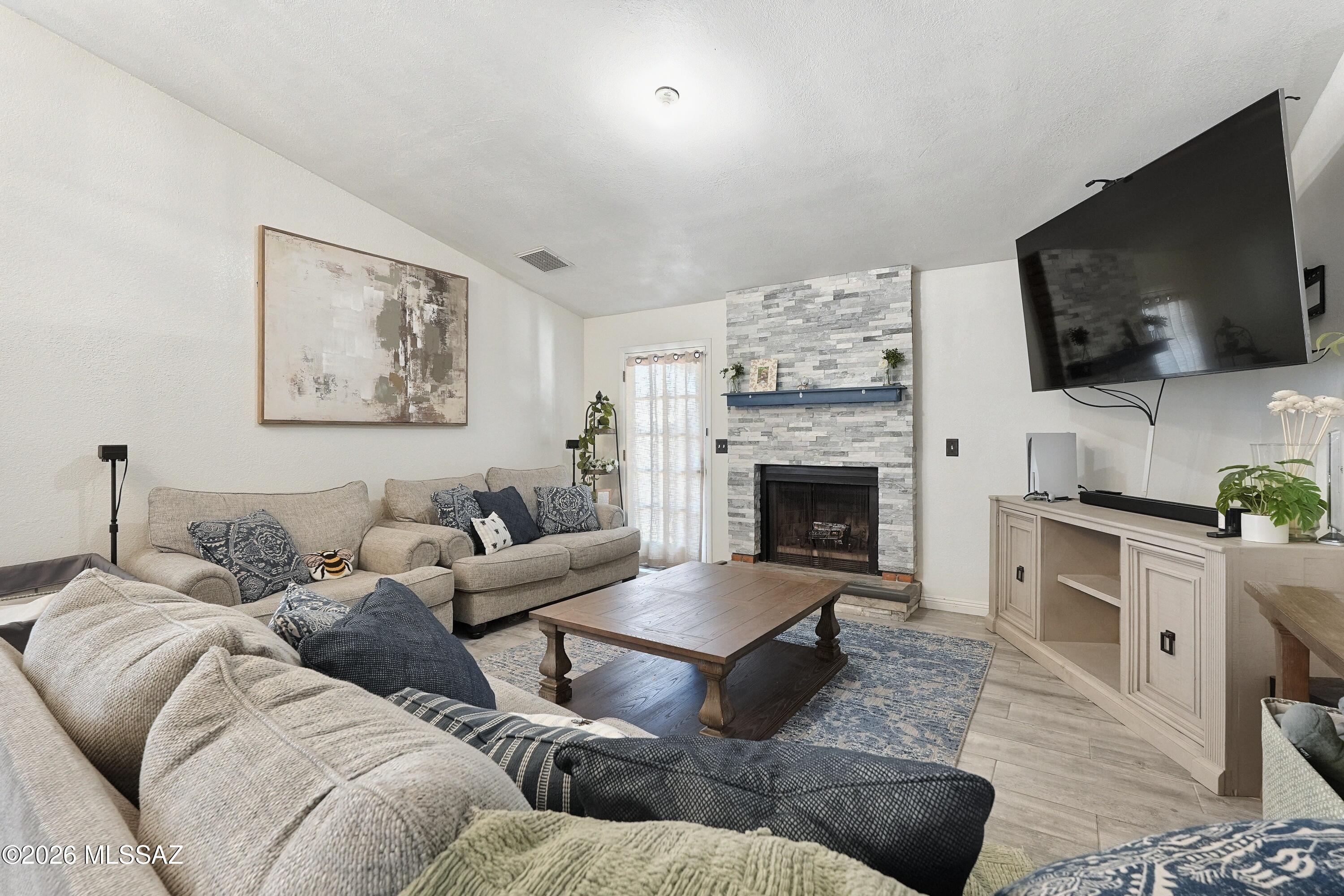 1609 W Trendwood Drive