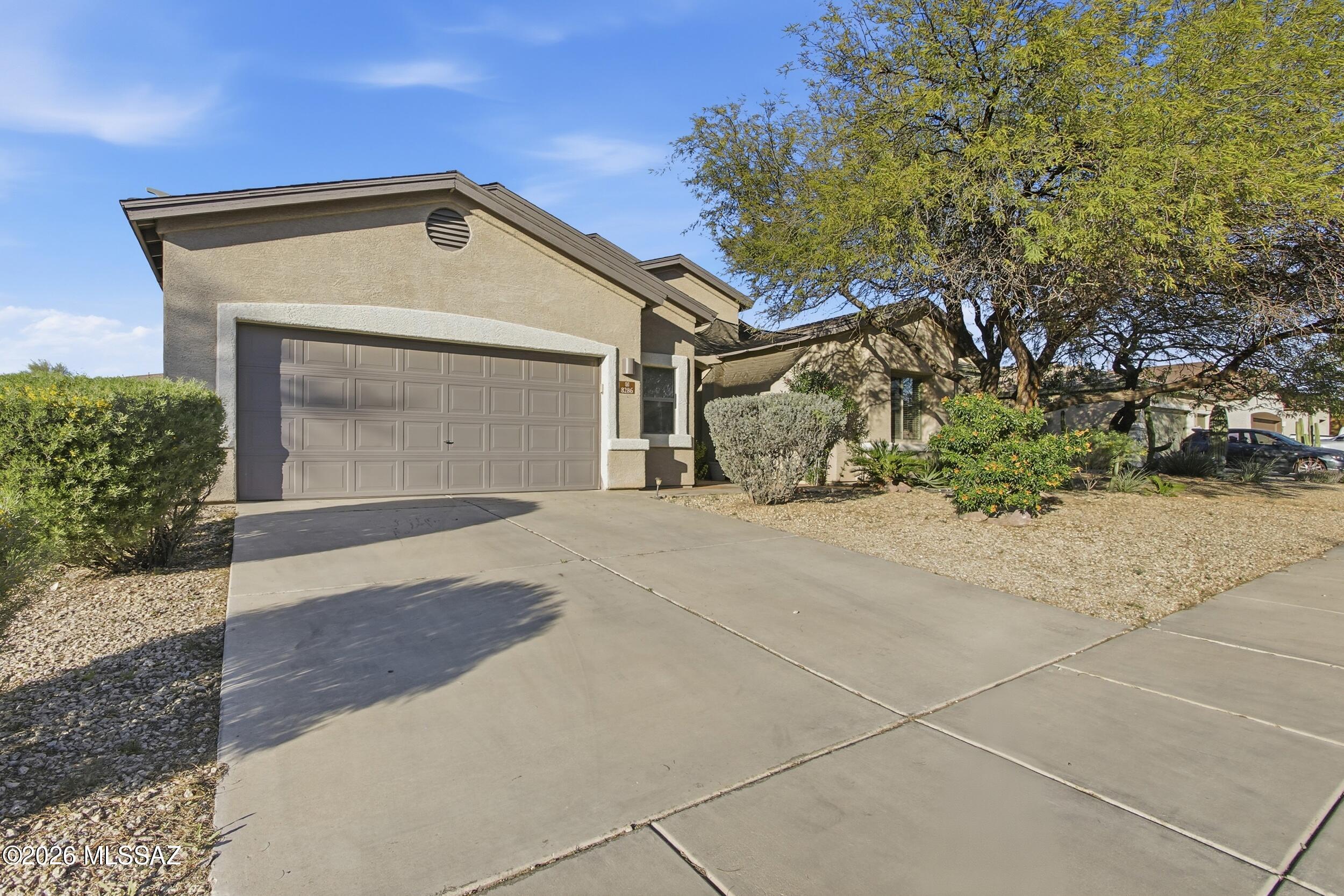 8286 W Calle Sancho Panza