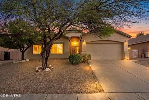 Photo of 7488 N Bradstreet Drive, Tucson, AZ 85743 (MLS # 22608012)