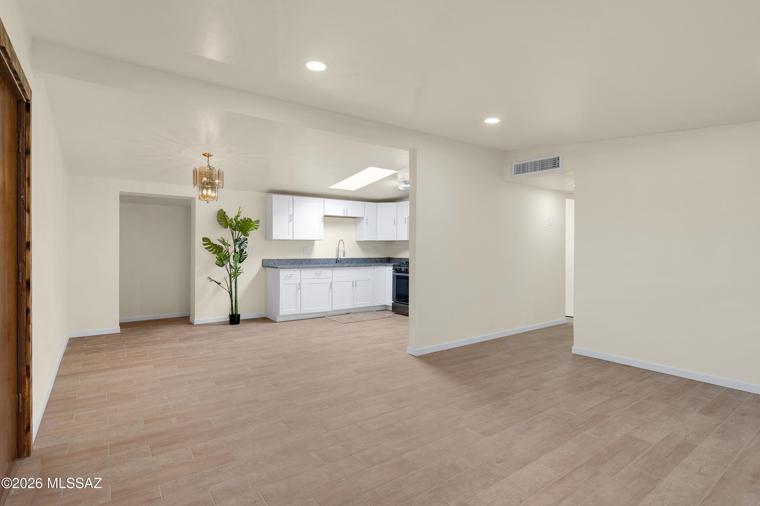 1041 W Ebner Place