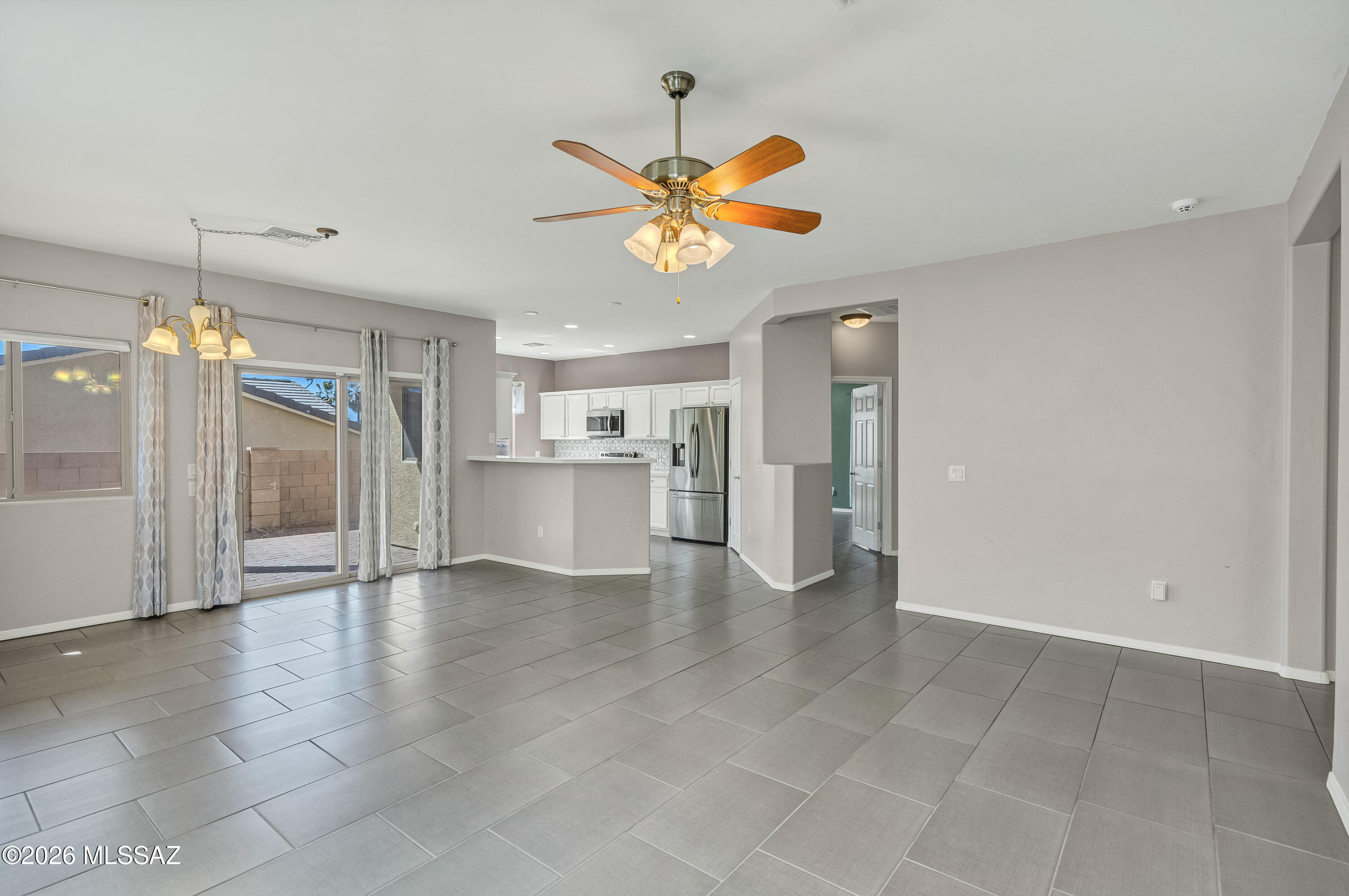 8939 N Country Cove Trail