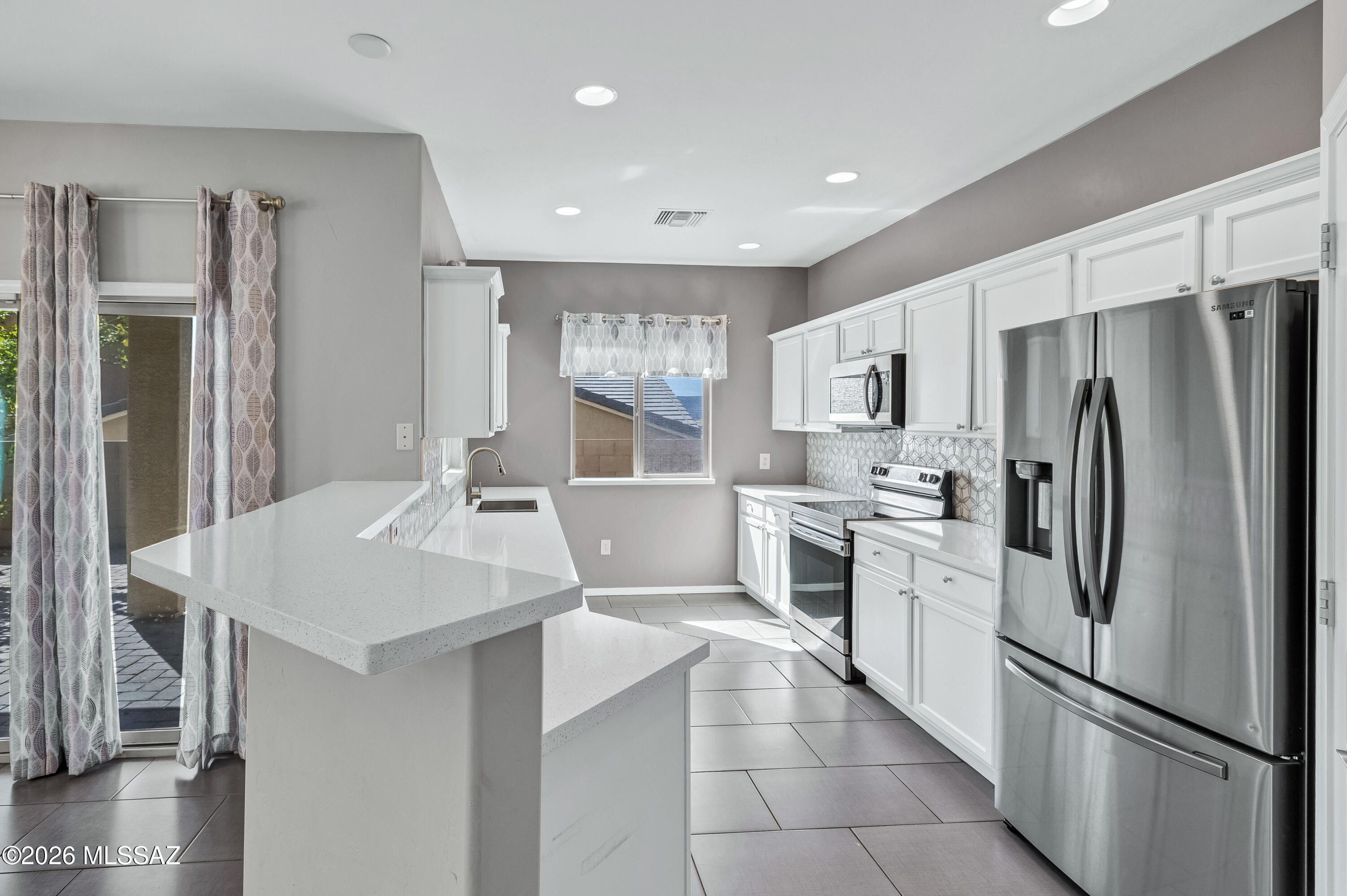 8939 N Country Cove Trail