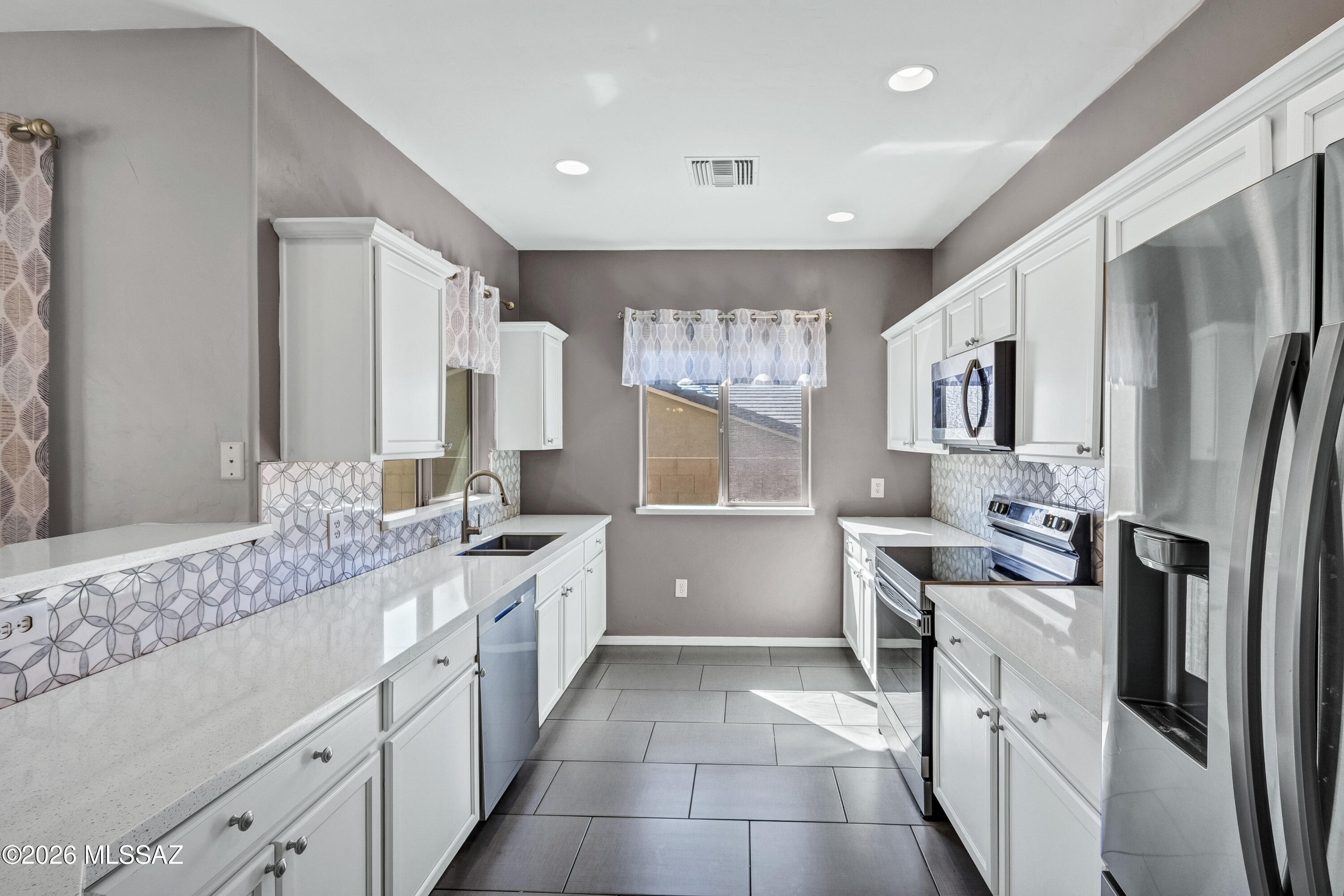 Countryside Manor (1-52) - Residential
