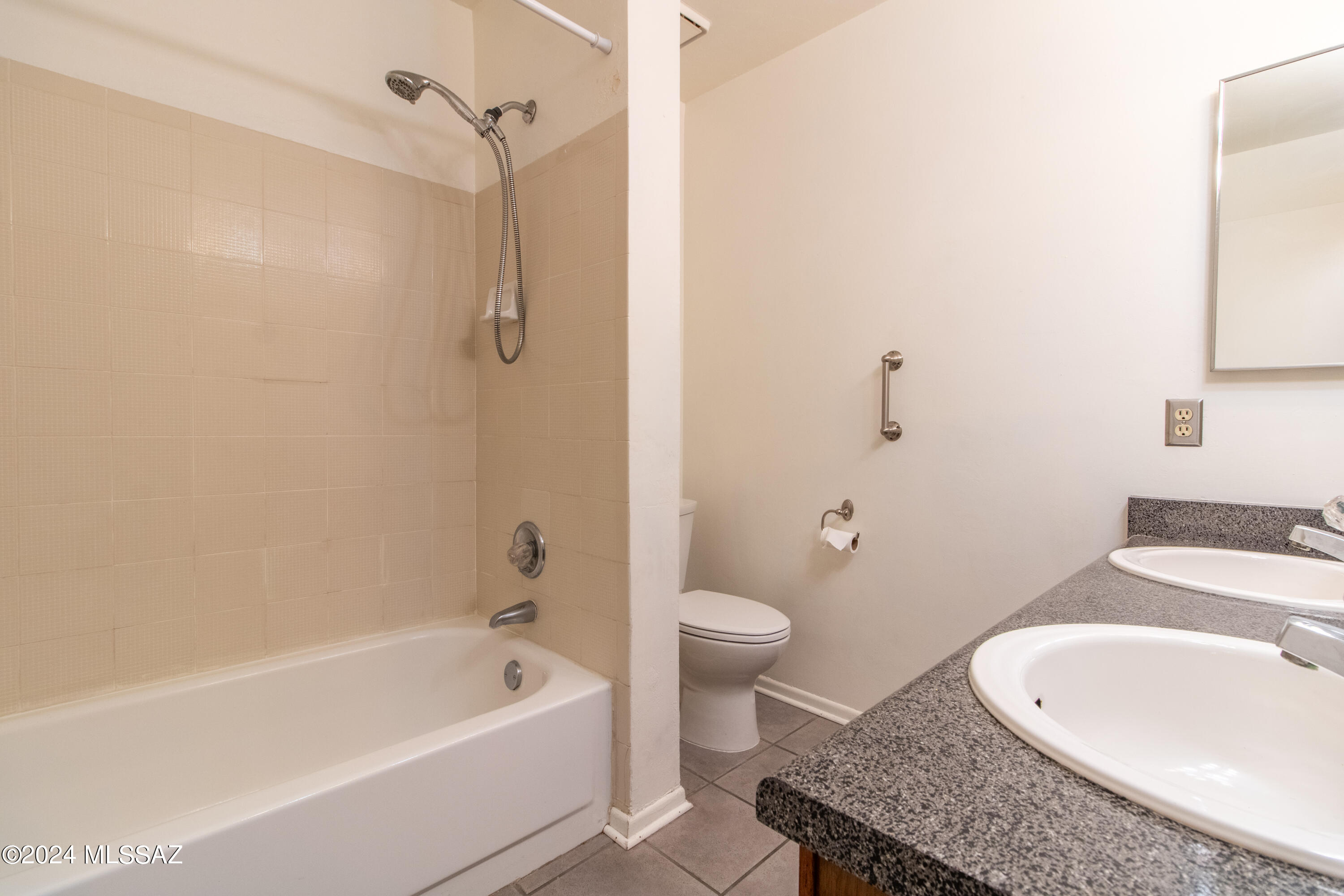 Belle Vista Townhomes (1-83) - Residential Lease