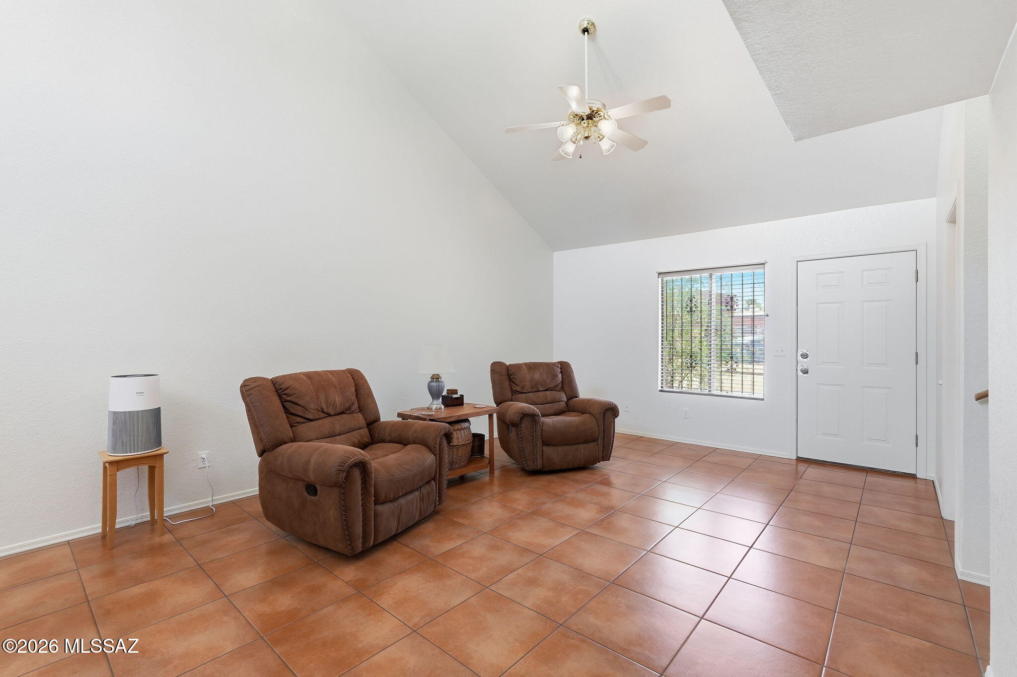 601 W Redondo Drive
