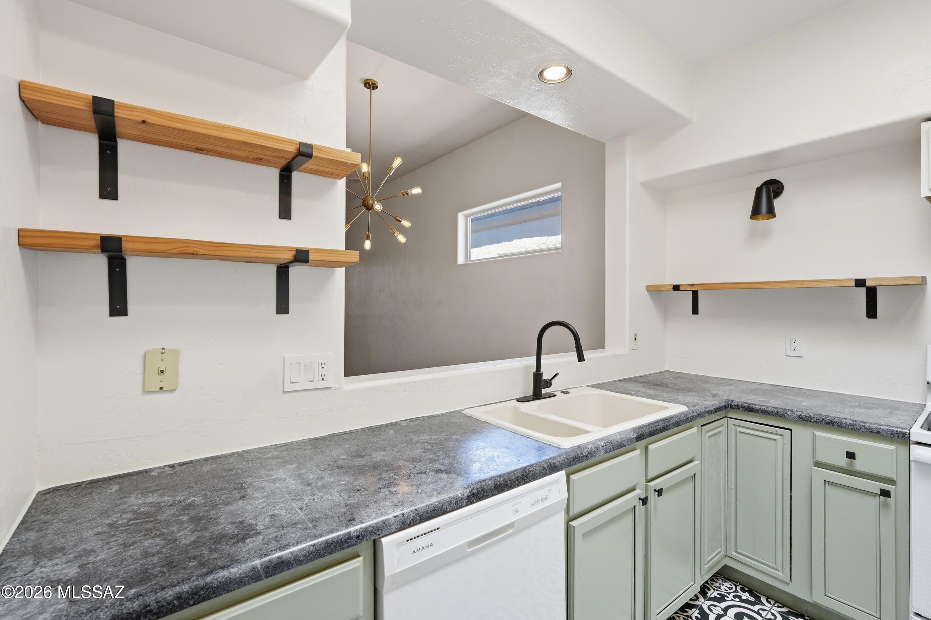 6353 N Camino De Cabaluna