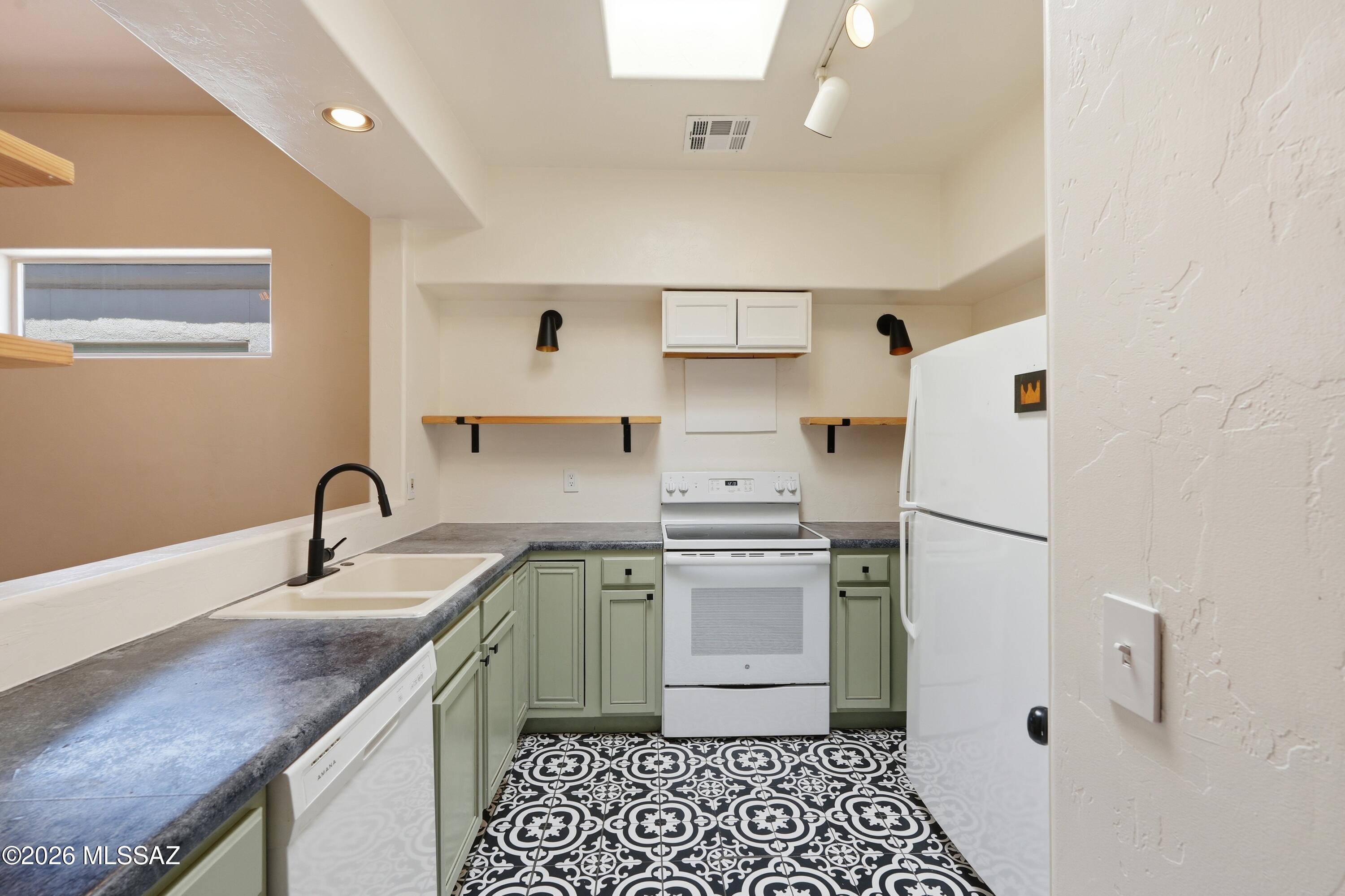 6353 N Camino De Cabaluna