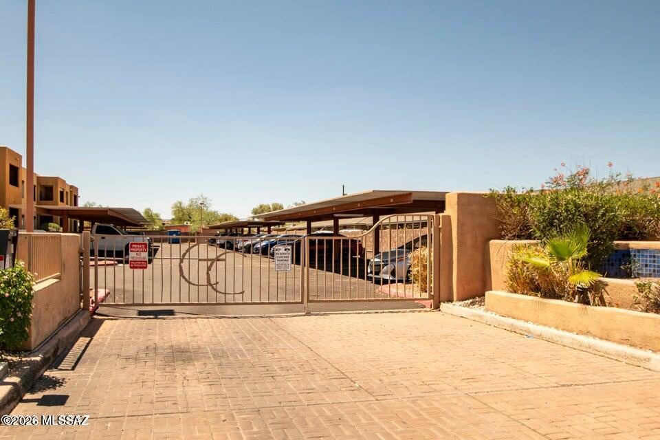 1810 E Blacklidge Drive 308