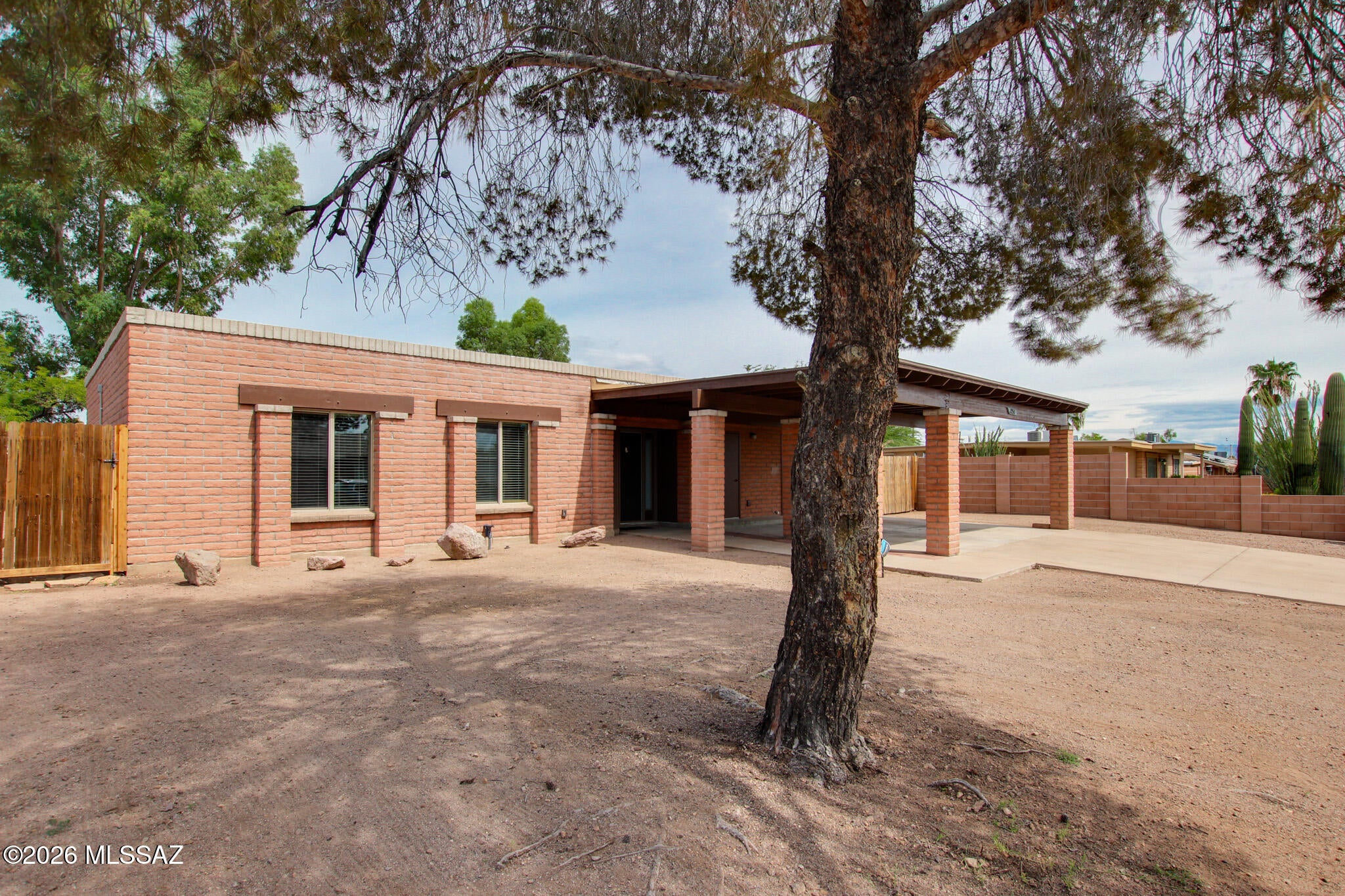 2956 W Camino Oro Blanco