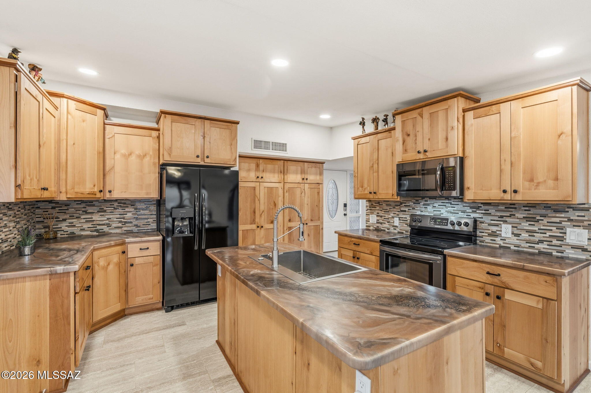 1502 N Dennis Avenue