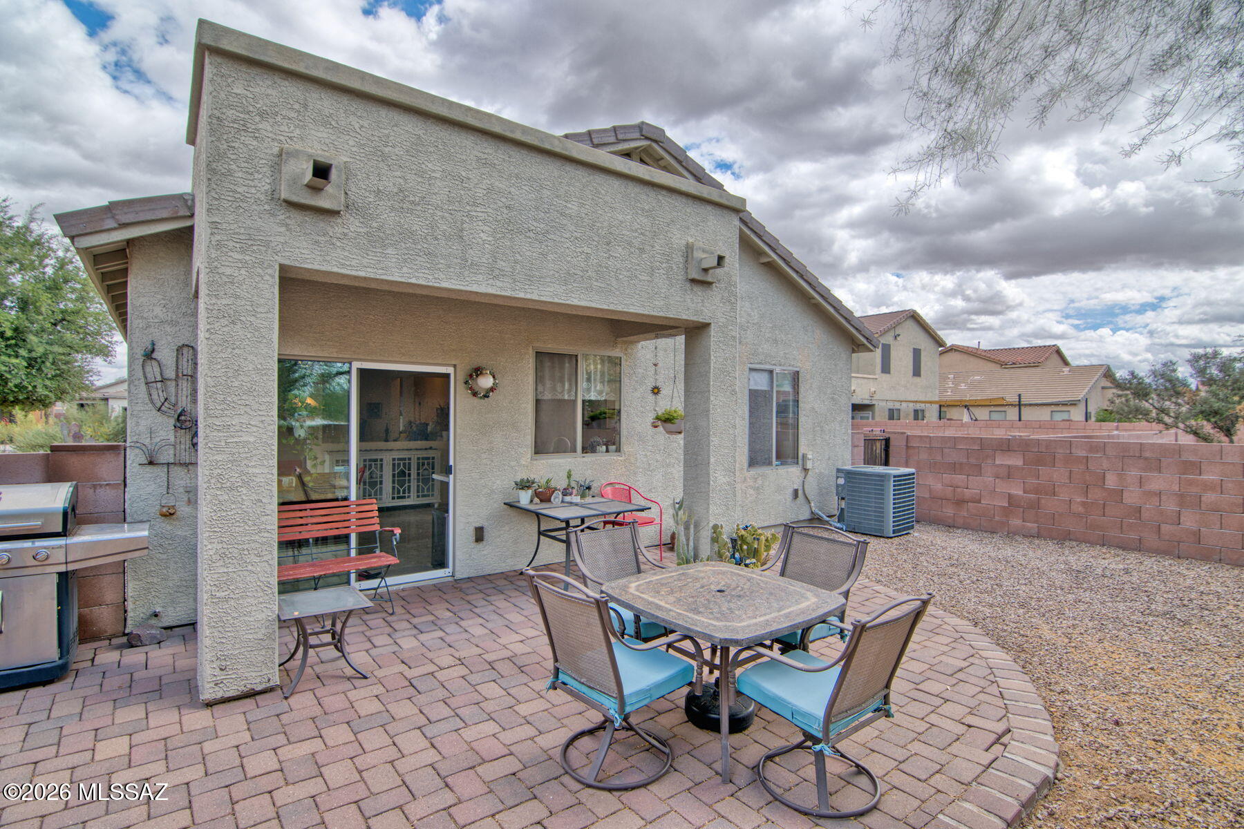 874 E Catkins Place
