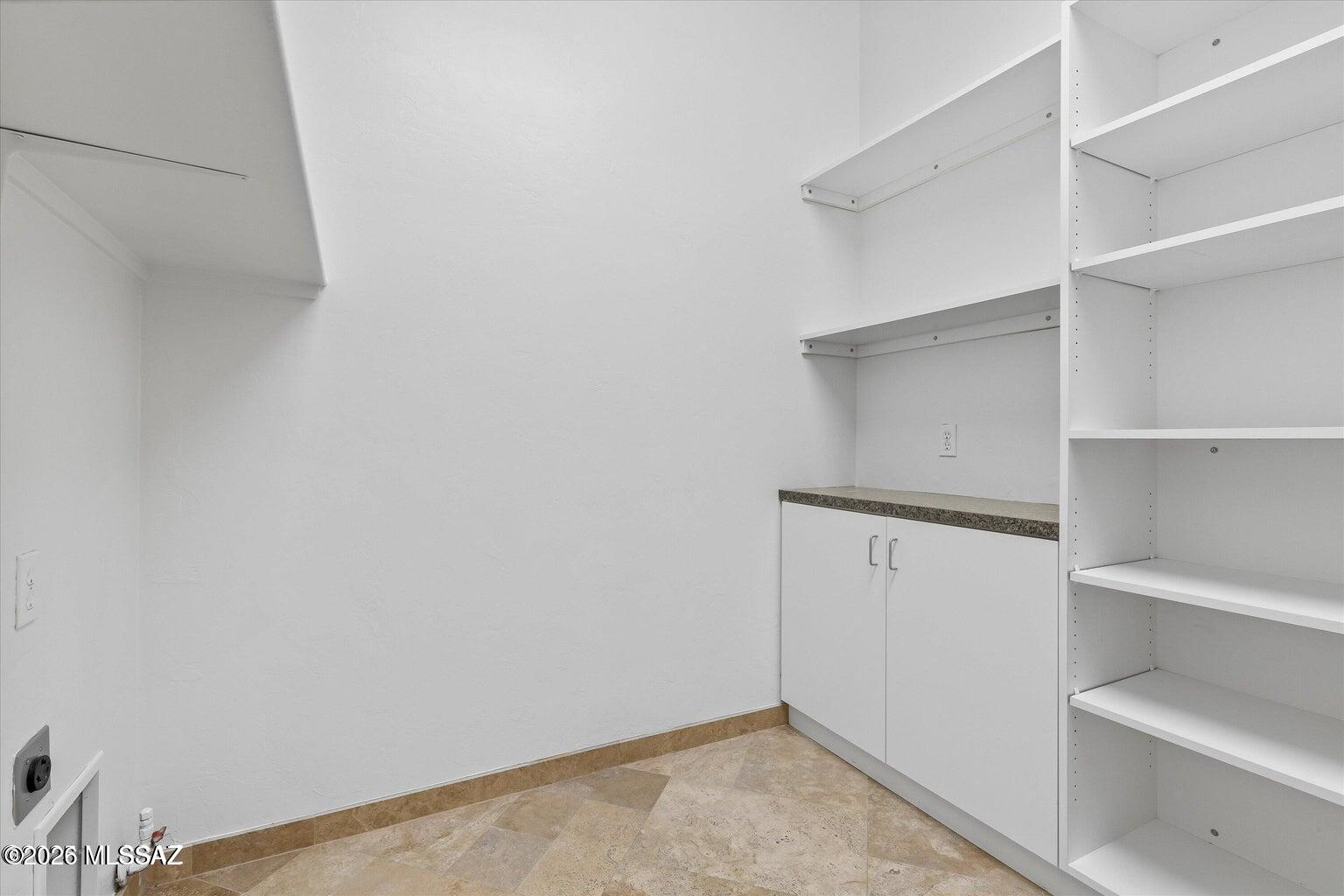 Desert Enclave (1-28) - Residential Lease